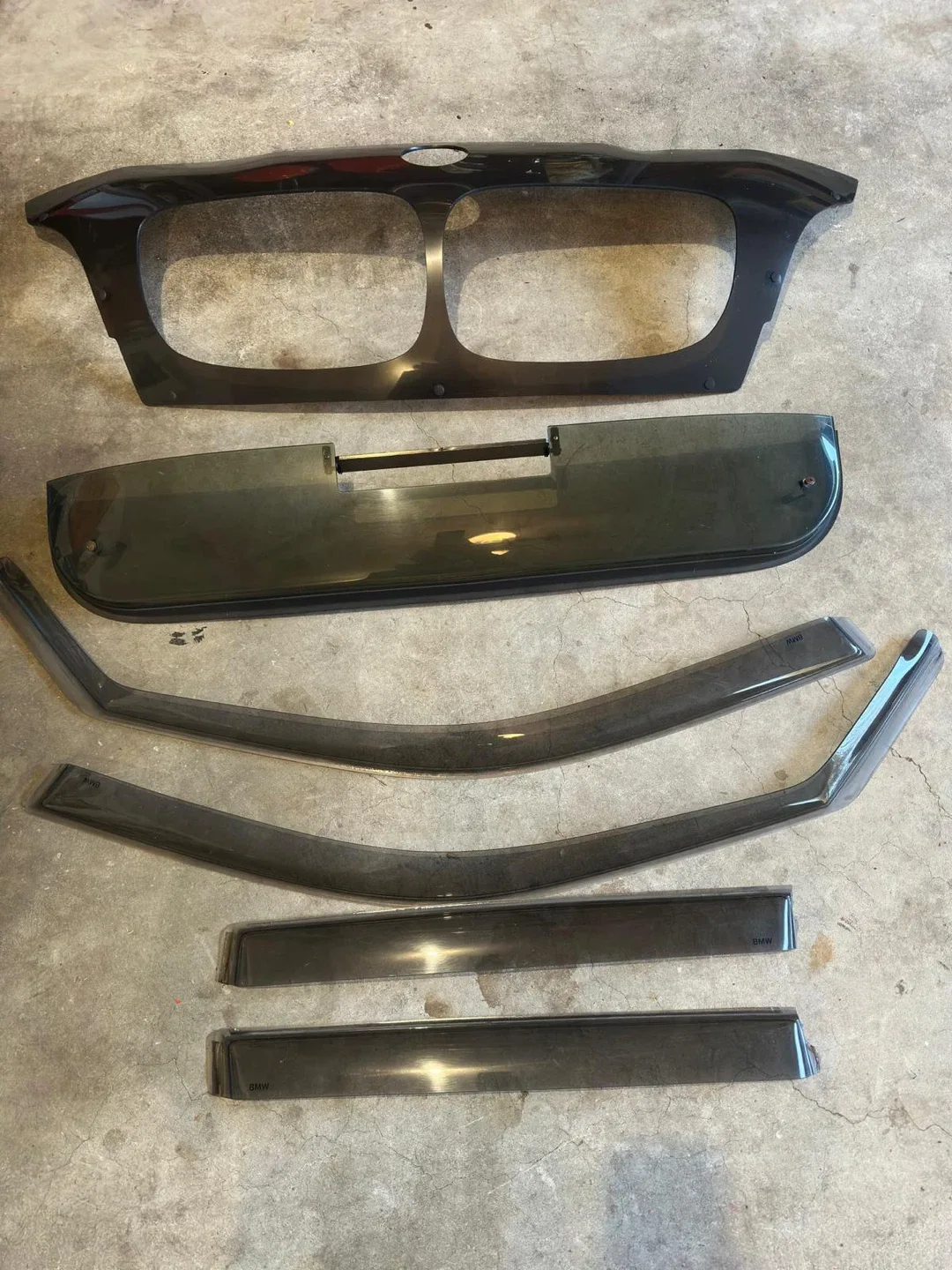 BMW X5 Car Window Visors, Sun Roof & Grille image indicator(3)