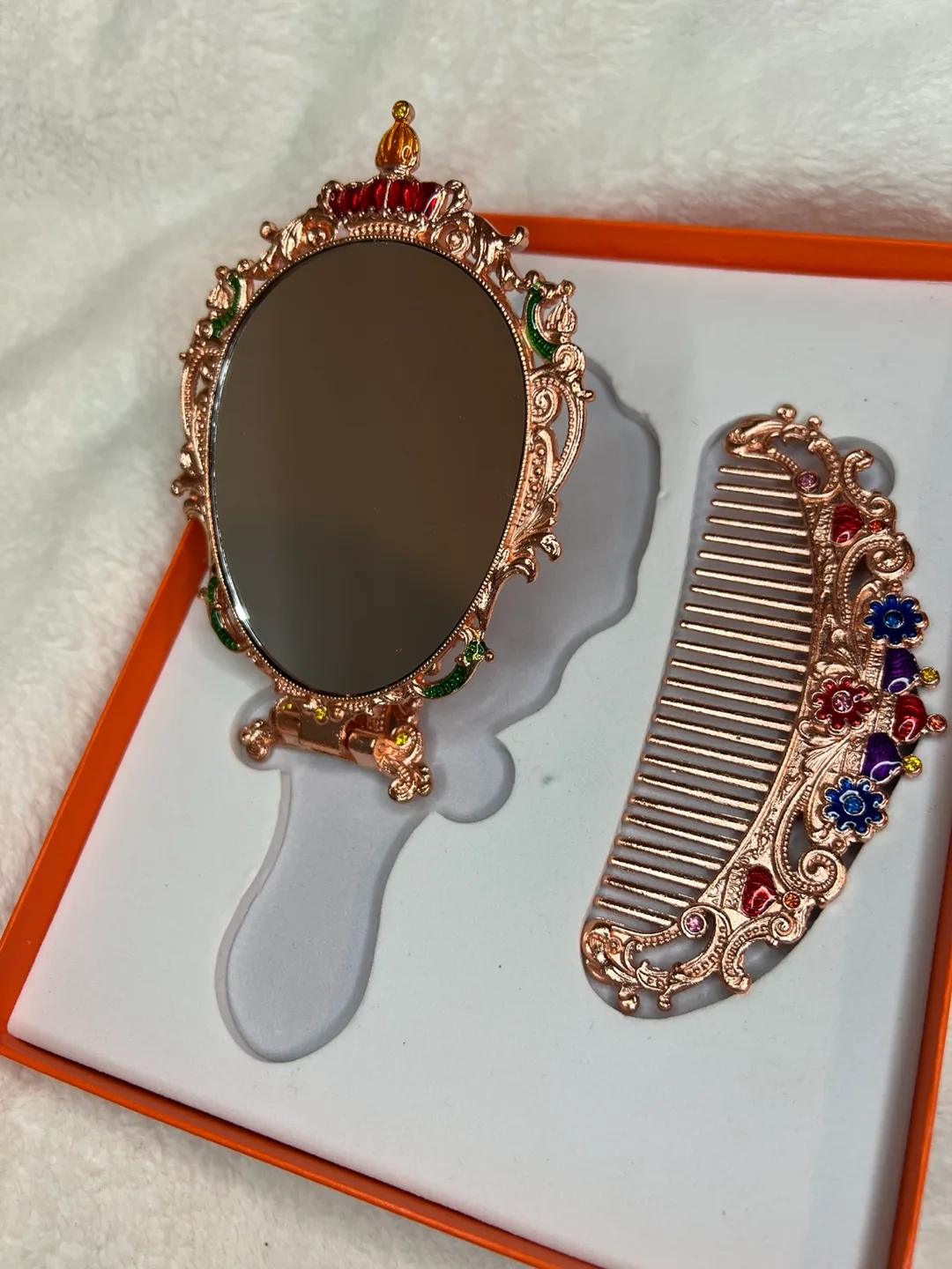 Ornate Rose Gold Mirror & Comb Set image indicator(3)