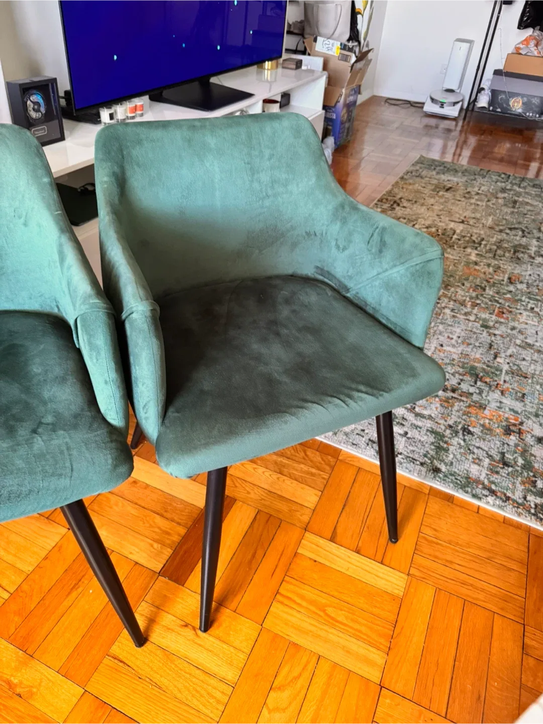 Green Velvet Accent Chair image indicator(2)
