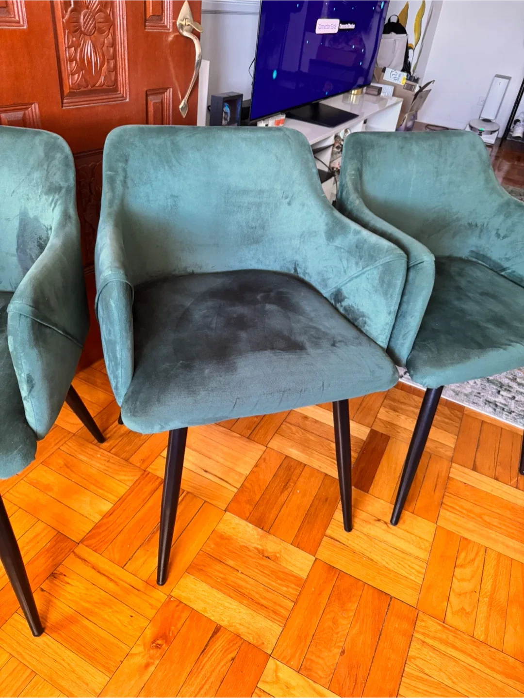 Green Velvet Accent Chair image indicator(3)