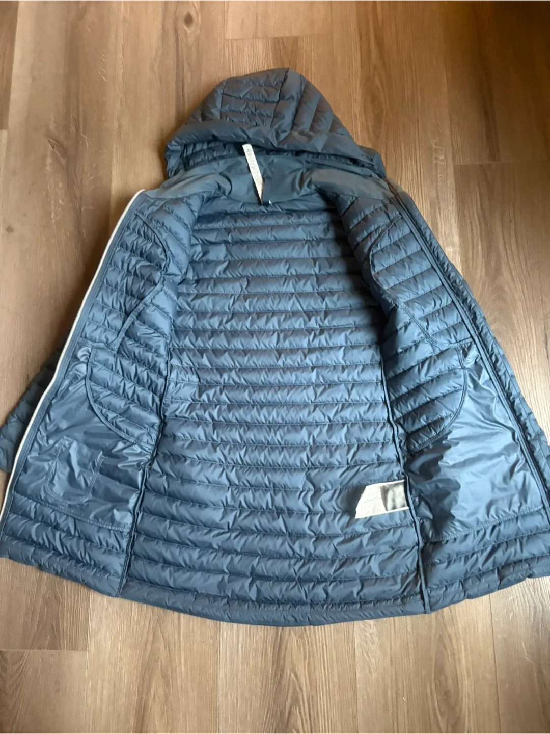 Lululemon Pack It Down Jacket Size 2 image indicator(4)