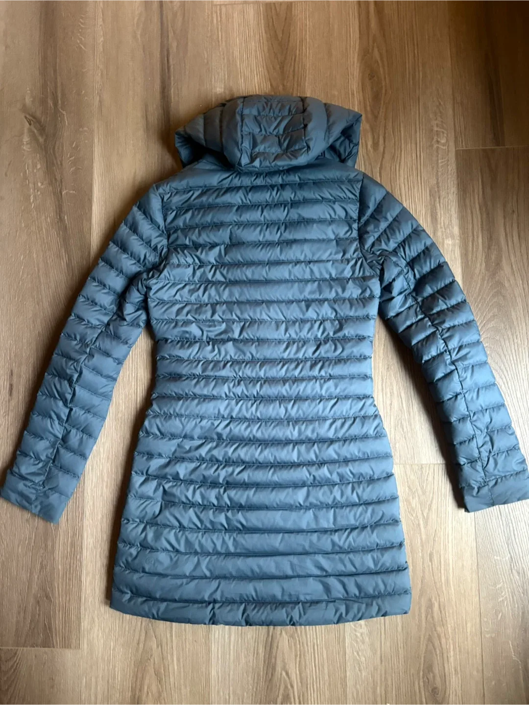 Lululemon Pack It Down Jacket Size 2 image indicator(3)