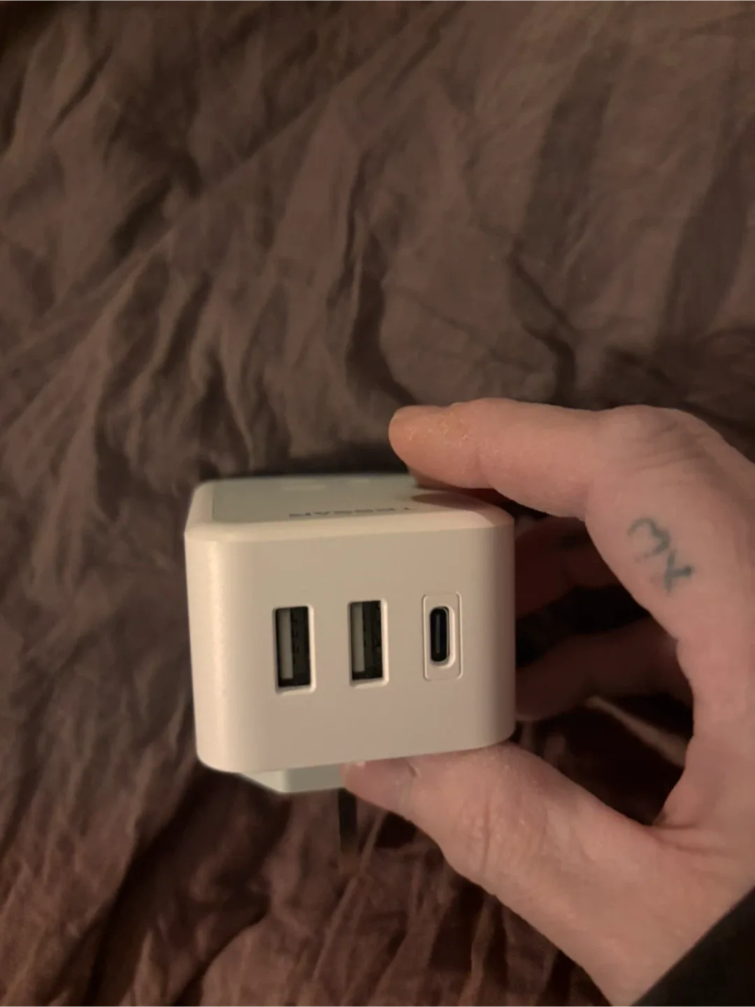 TESSAN Travel Adapter TS-1610-UK-C image indicator(4)