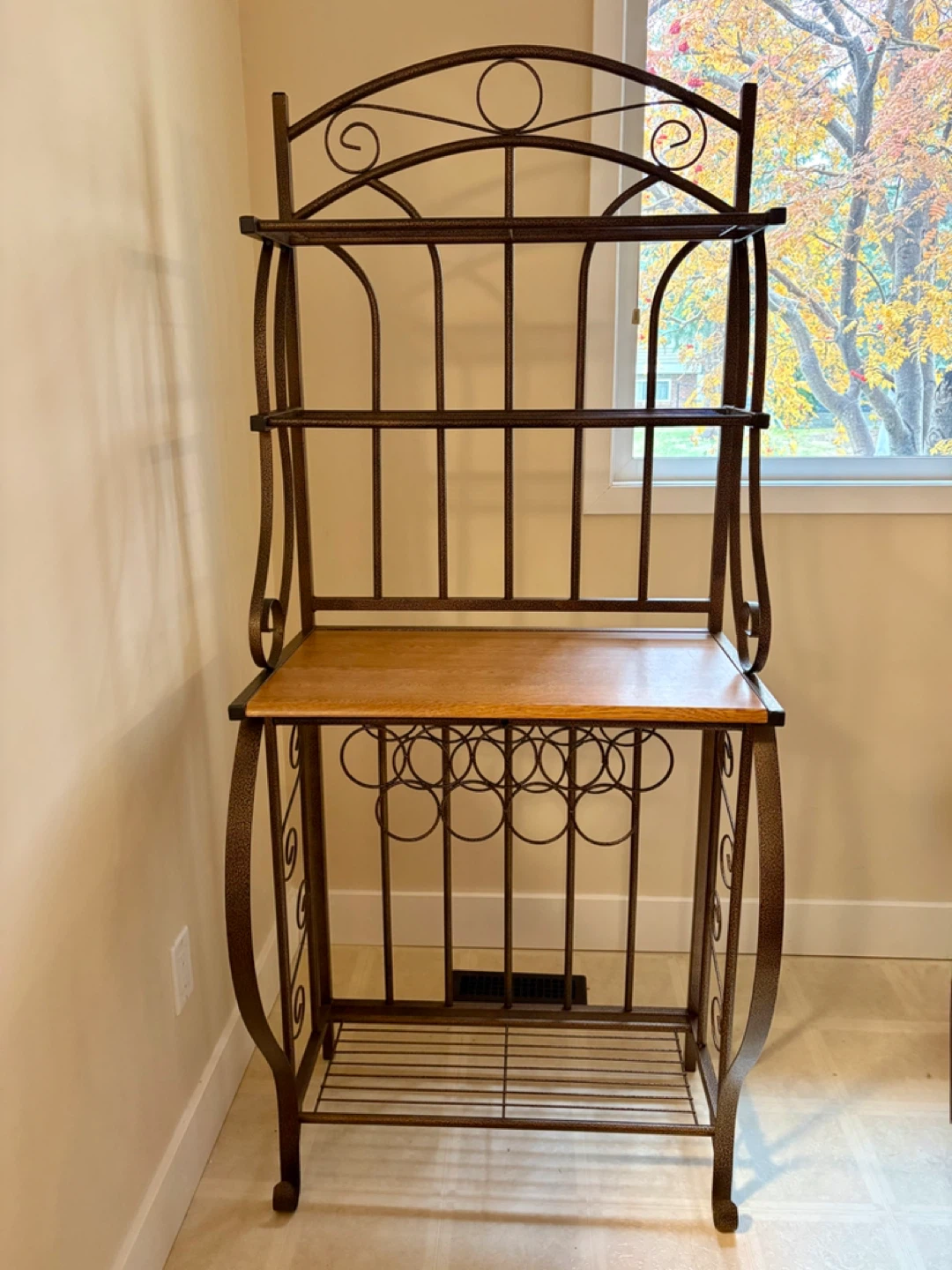 Metal & Wood Bakers Rack