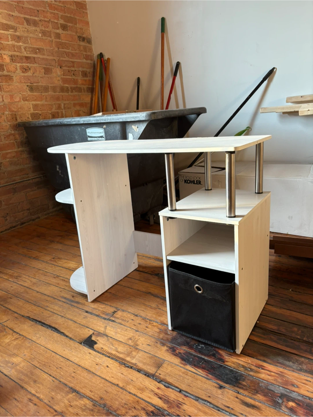 Small white desk/storage table - photo 5
