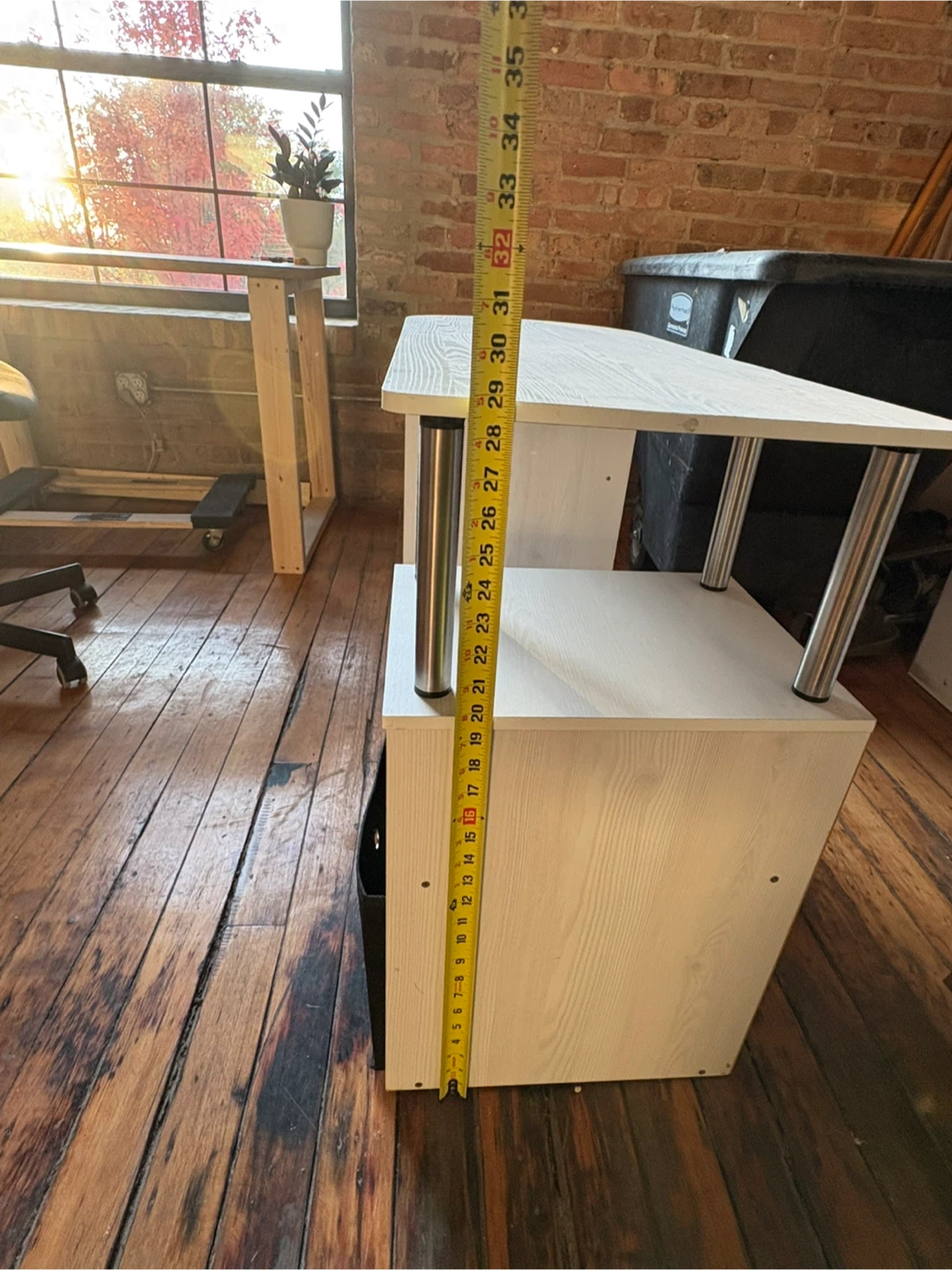 Small white desk/storage table - photo 3