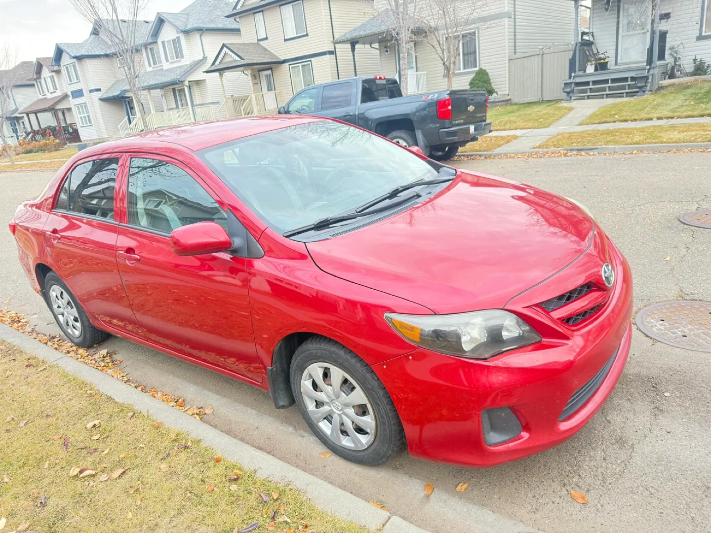 Red Toyota Corolla Sedan 2011 image indicator(2)