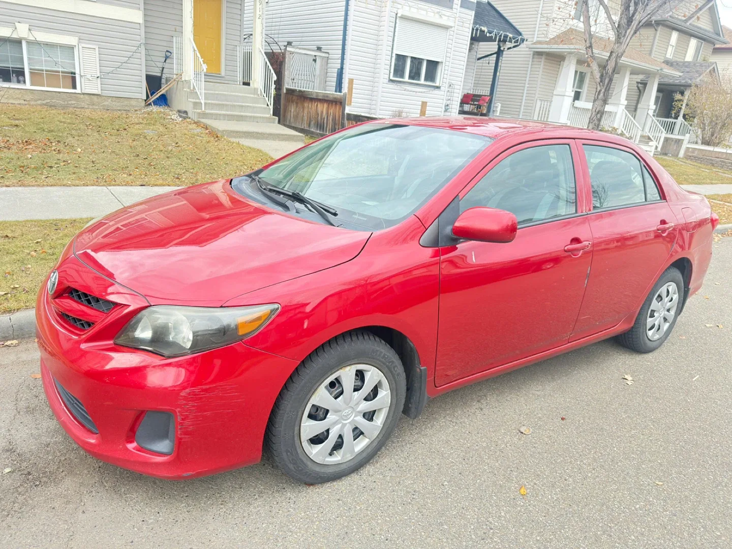 Red Toyota Corolla Sedan 2011 image indicator(3)