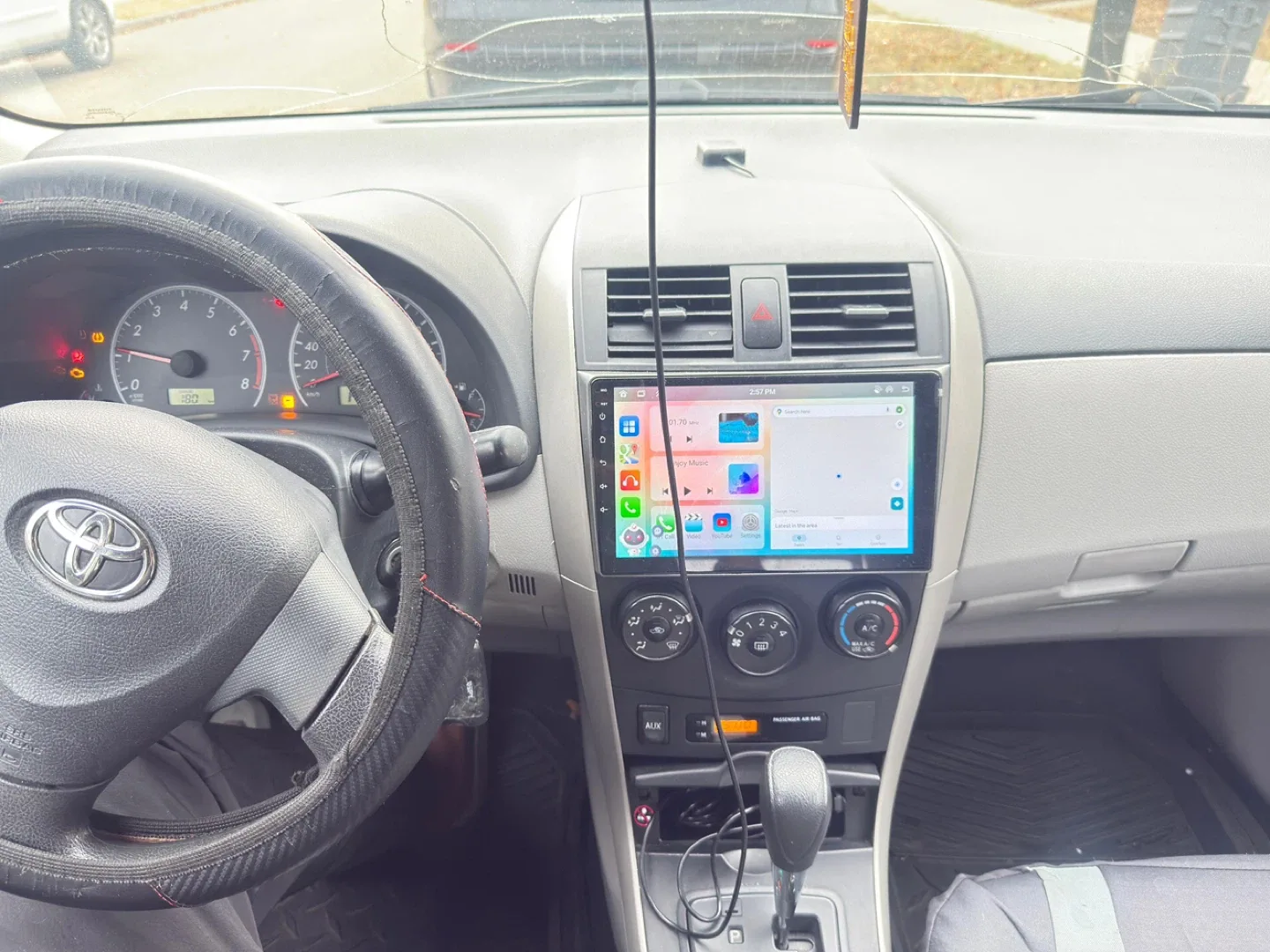 Red Toyota Corolla Sedan 2011 image indicator(9)