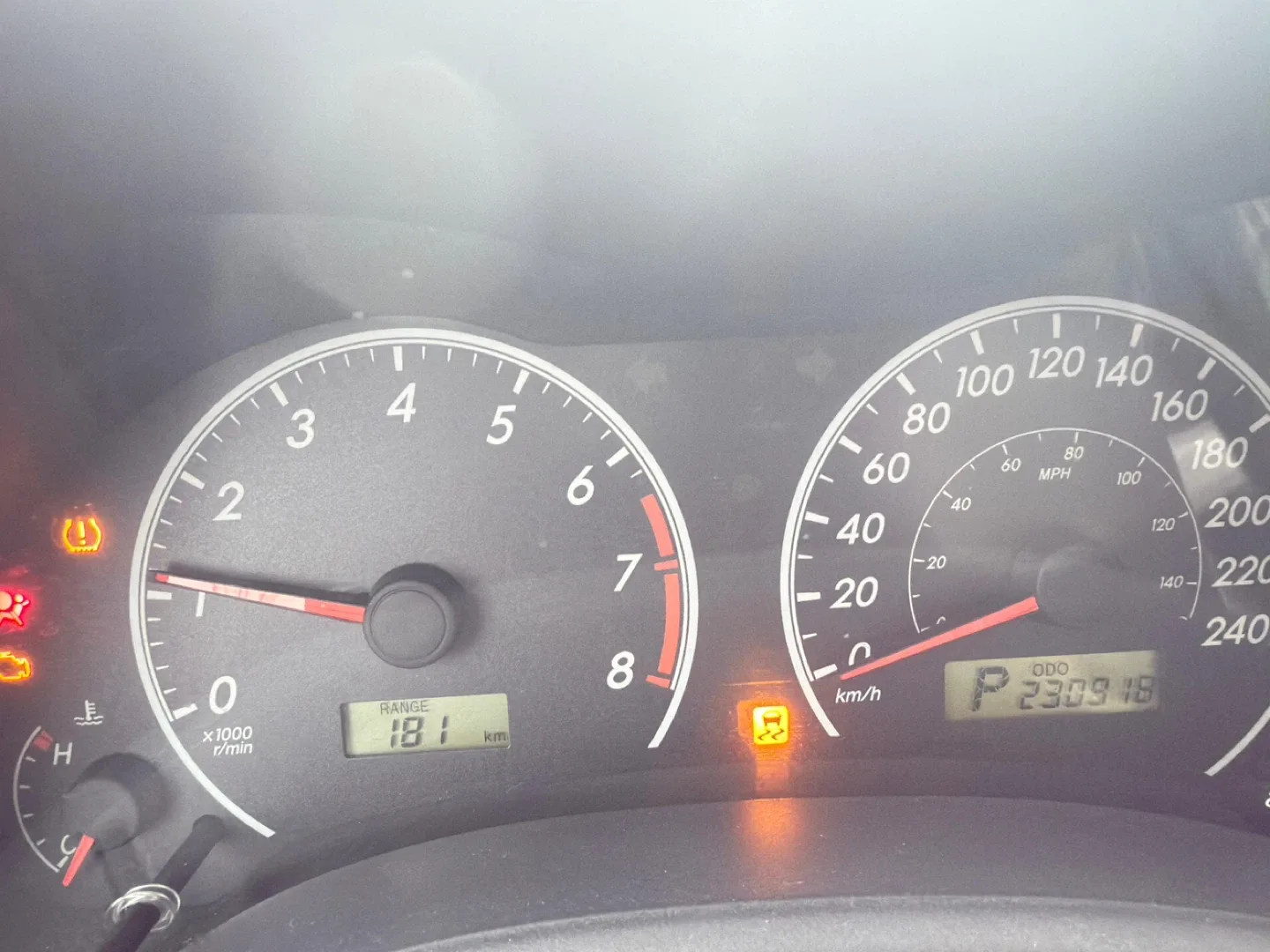 Red Toyota Corolla Sedan 2011 image indicator(10)