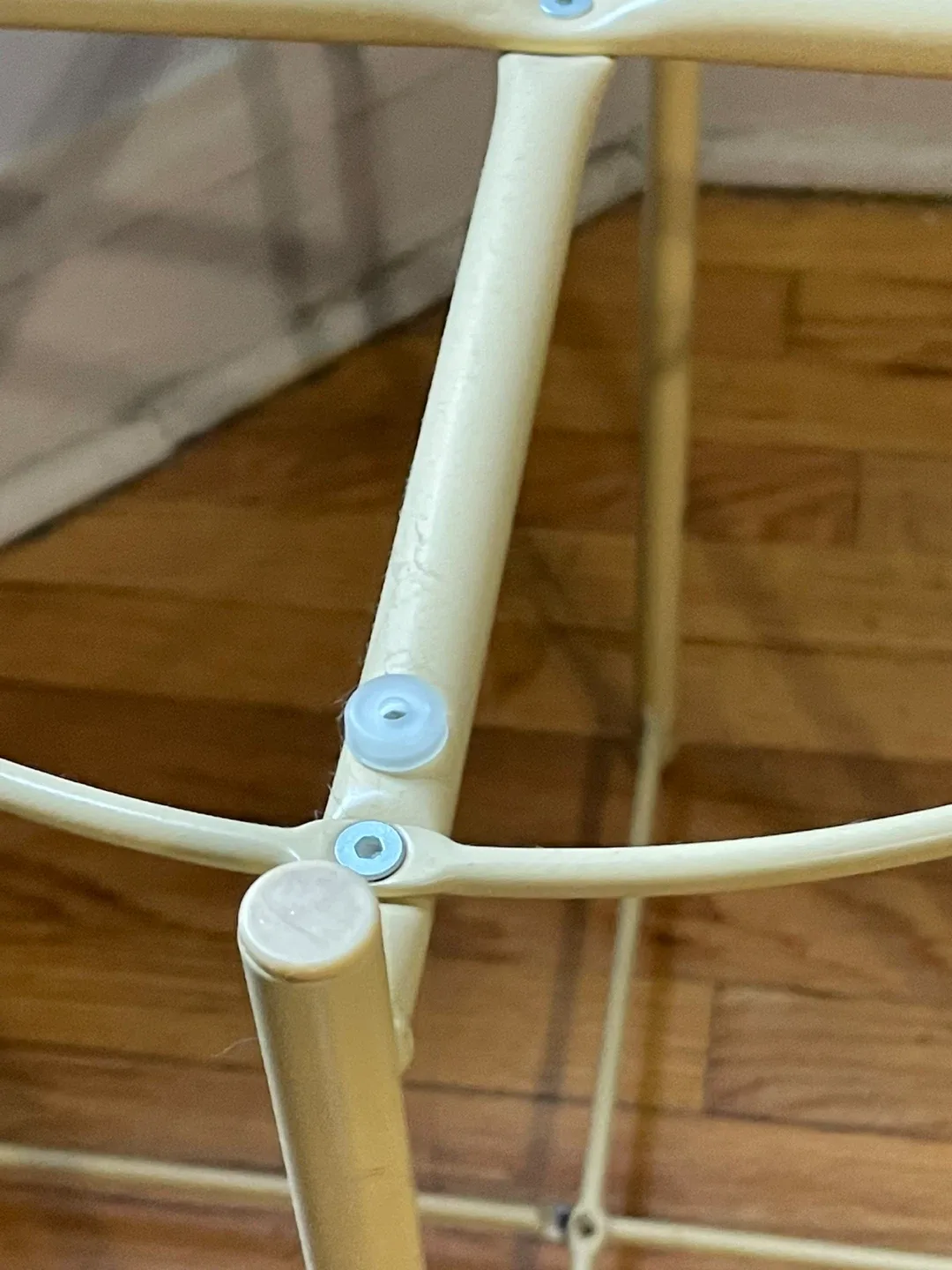 Metal Side table - W/ Removable Round Tray. image indicator(5)