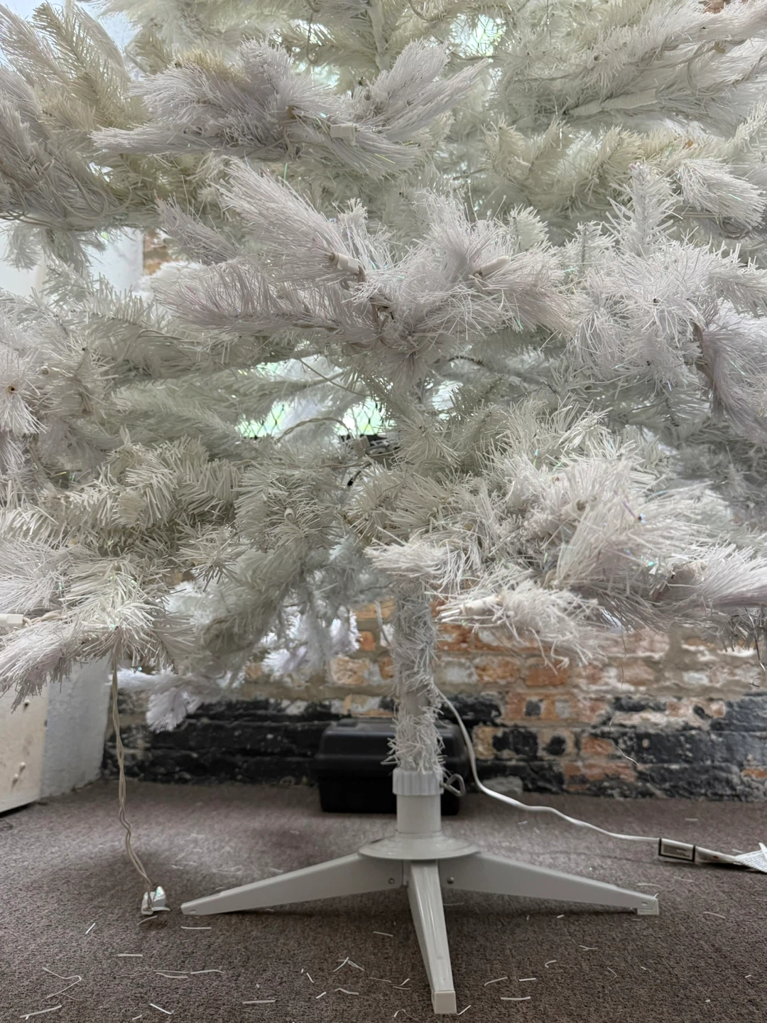 7 1/2 ft White Glacier Pine Christmas Tree - photo 5