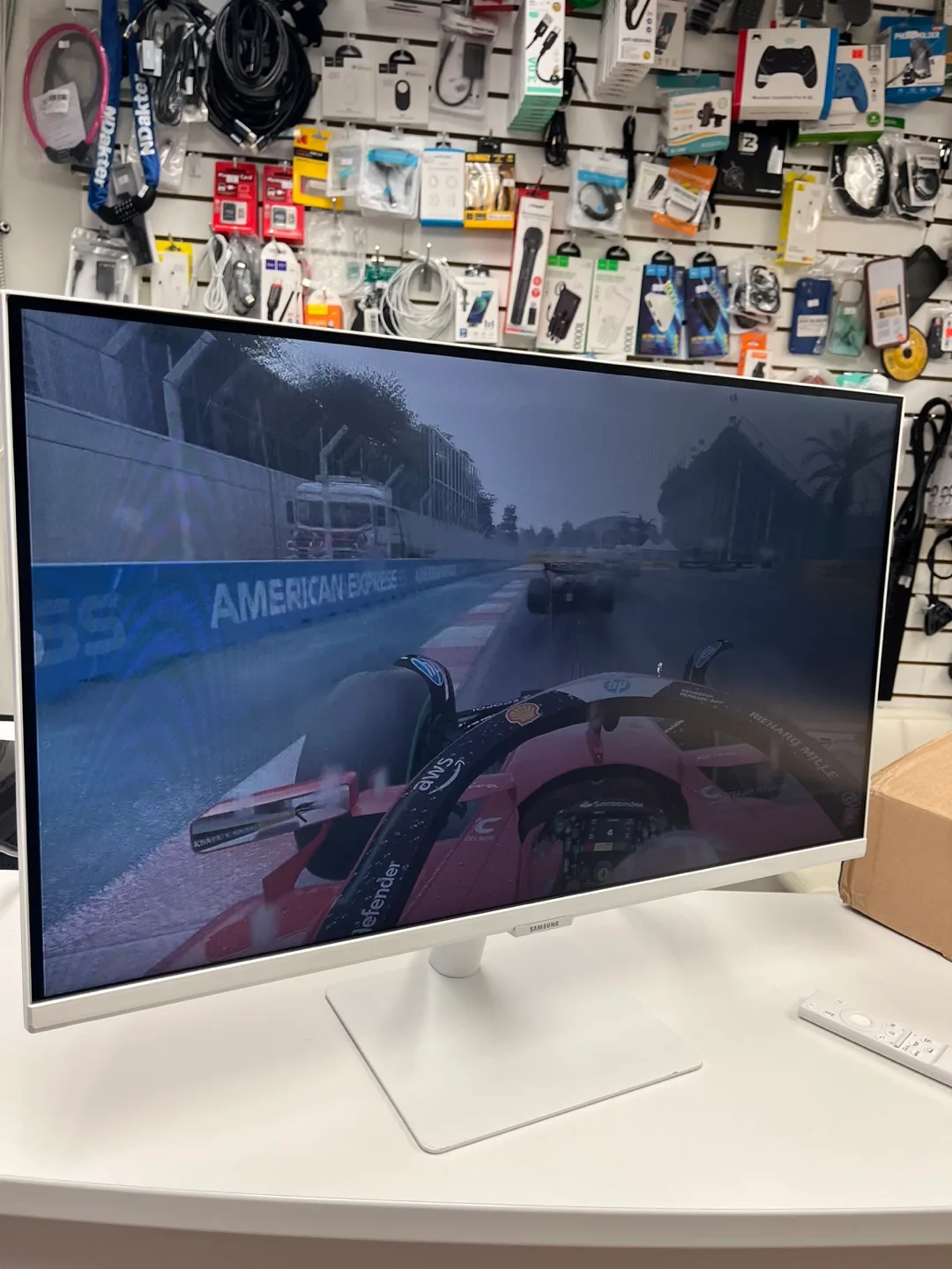 Samsung 27”M5 White FHD with Smart TV Apps