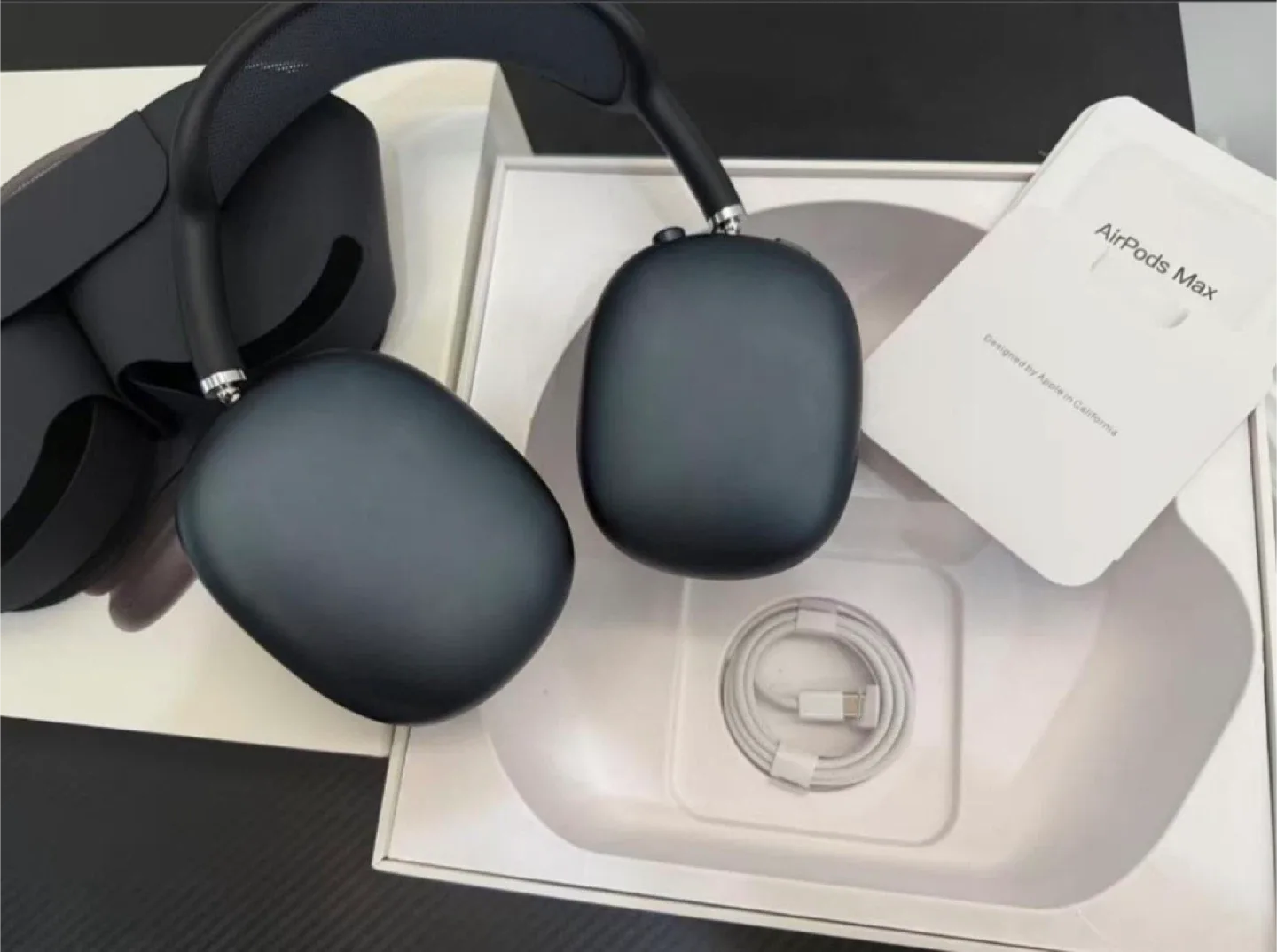 Apple AirPods Max - Space Gray image indicator(2)