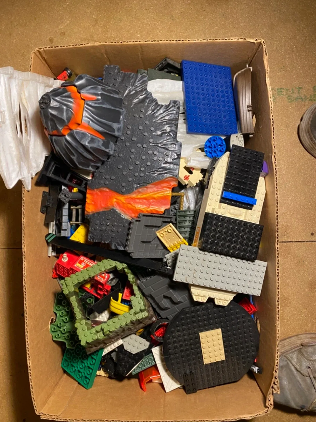 Lego Bulk Lot - Assorted Pieces & Sets image indicator(3)