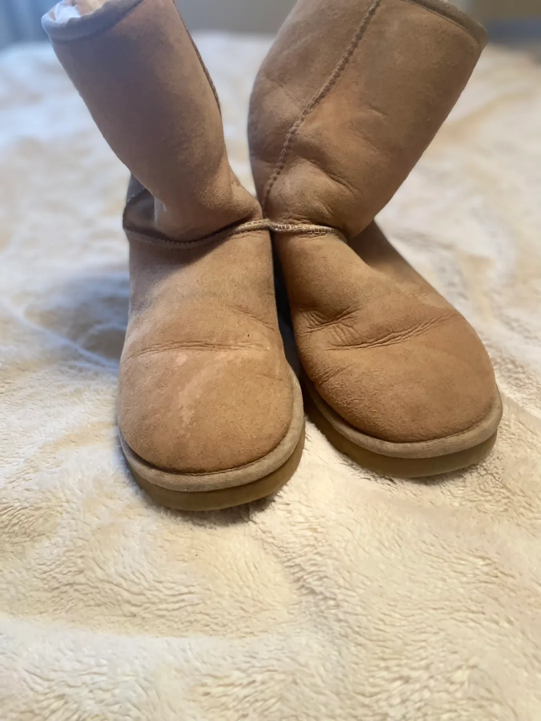 UGG Australia Classic Short Boots image indicator(2)