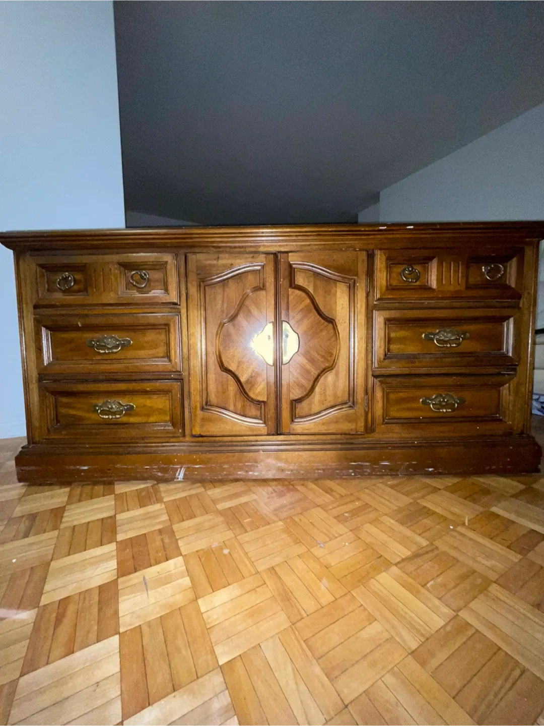 Hard wooden dresser image indicator(2)