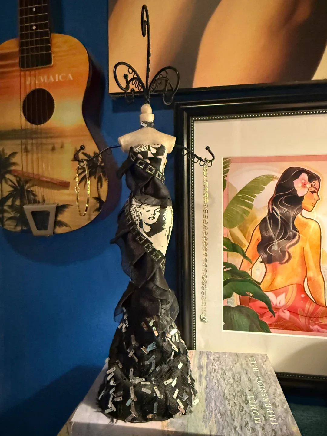 Jewelry Display Mannequin thumbnail