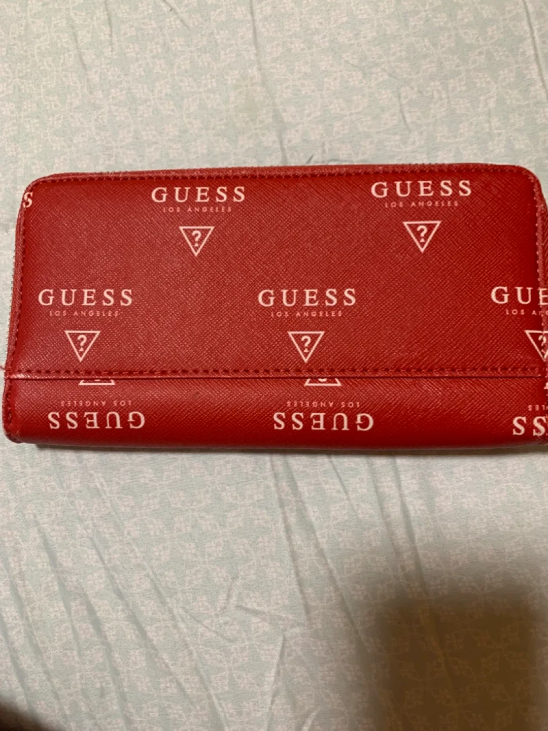 Guess Red Wallet image indicator(2)