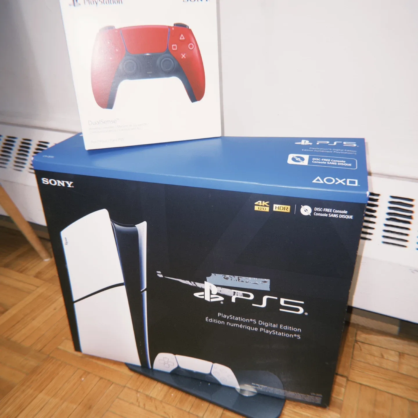 Sony PlayStation 5 Digital Edition with Extra Controller image indicator(5)