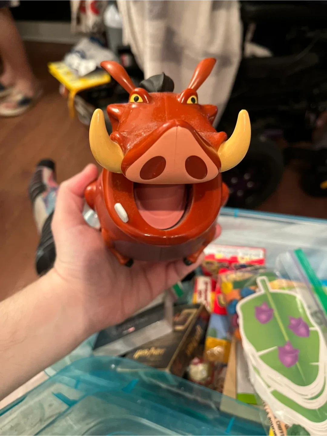 Disney Pumbaa Game with Accessories image indicator(2)
