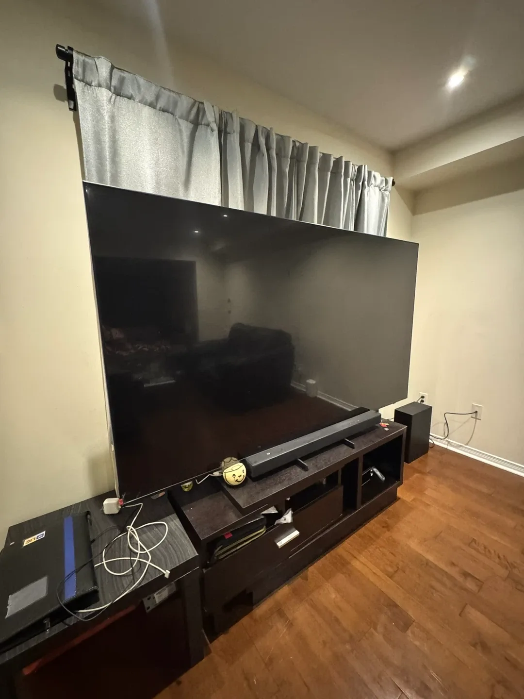 Samsung 85" Class 4K UHD Smart TV UN85DU6900FXZC image indicator(3)