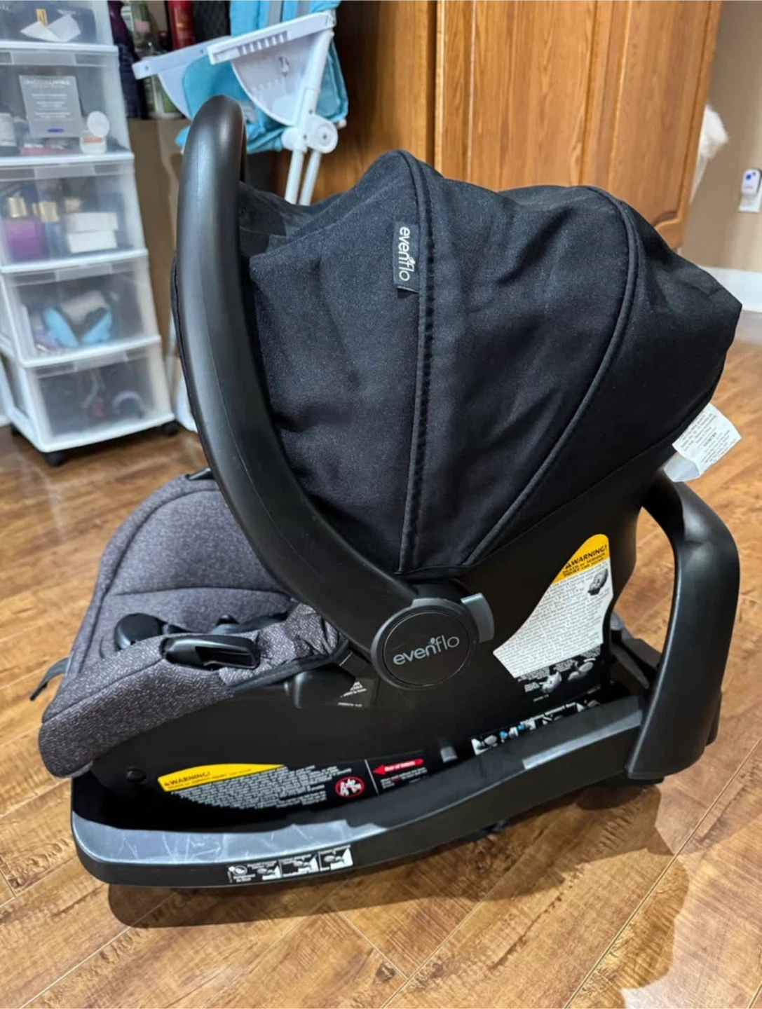 Evenflo Infant Car Seat and stroller - Black
