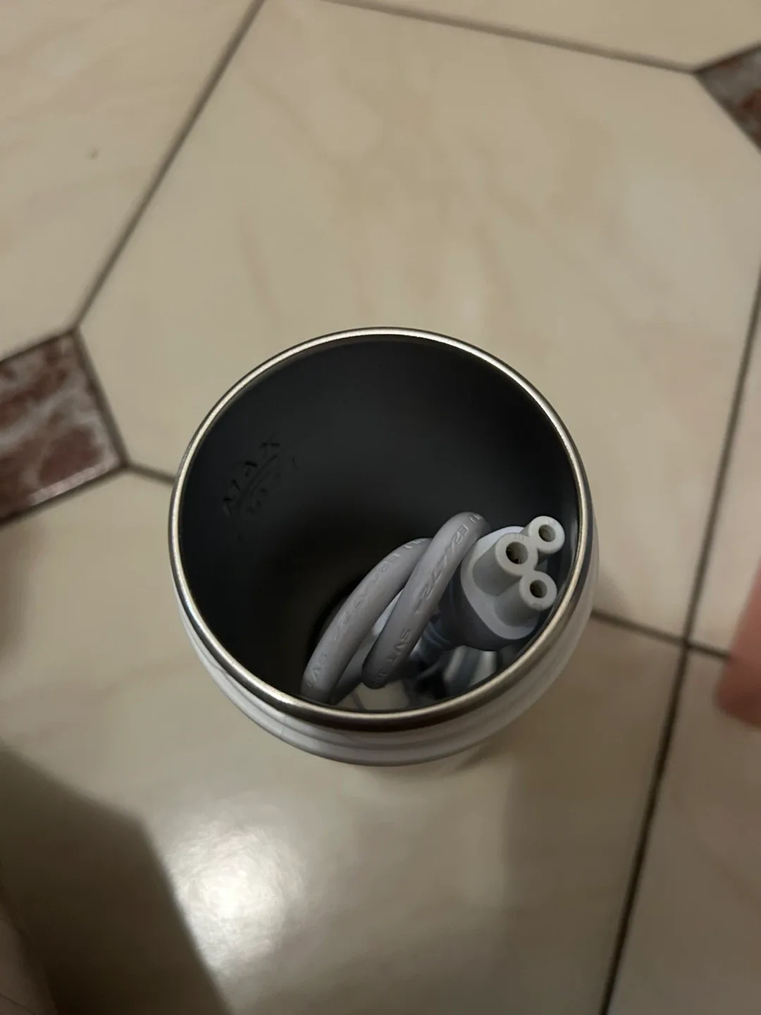 BNIB Portable Electric Kettle - Travel Size 🥕 image indicator(9)