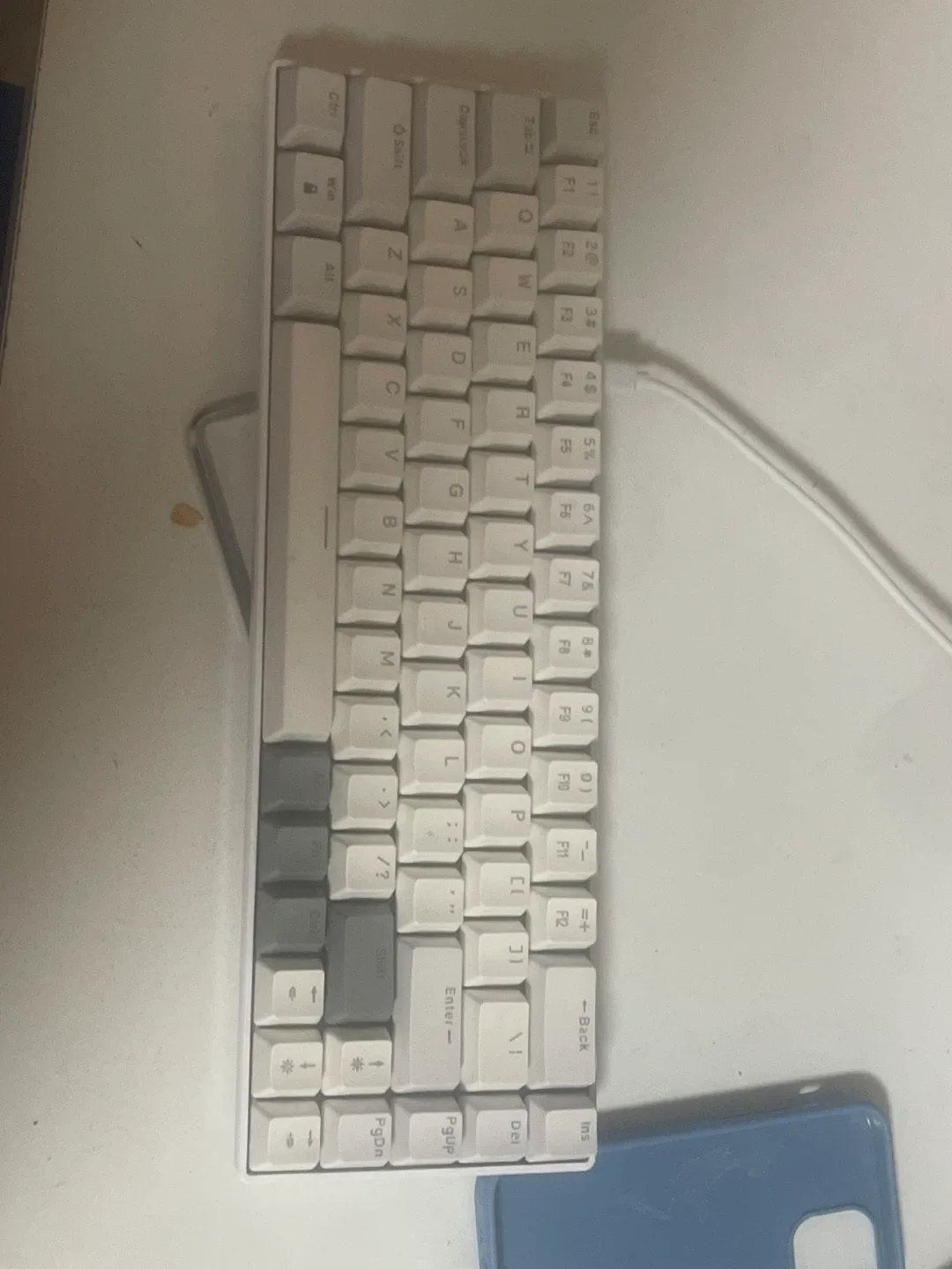 White 60% Mechanical Keyboard🥕 thumbnail