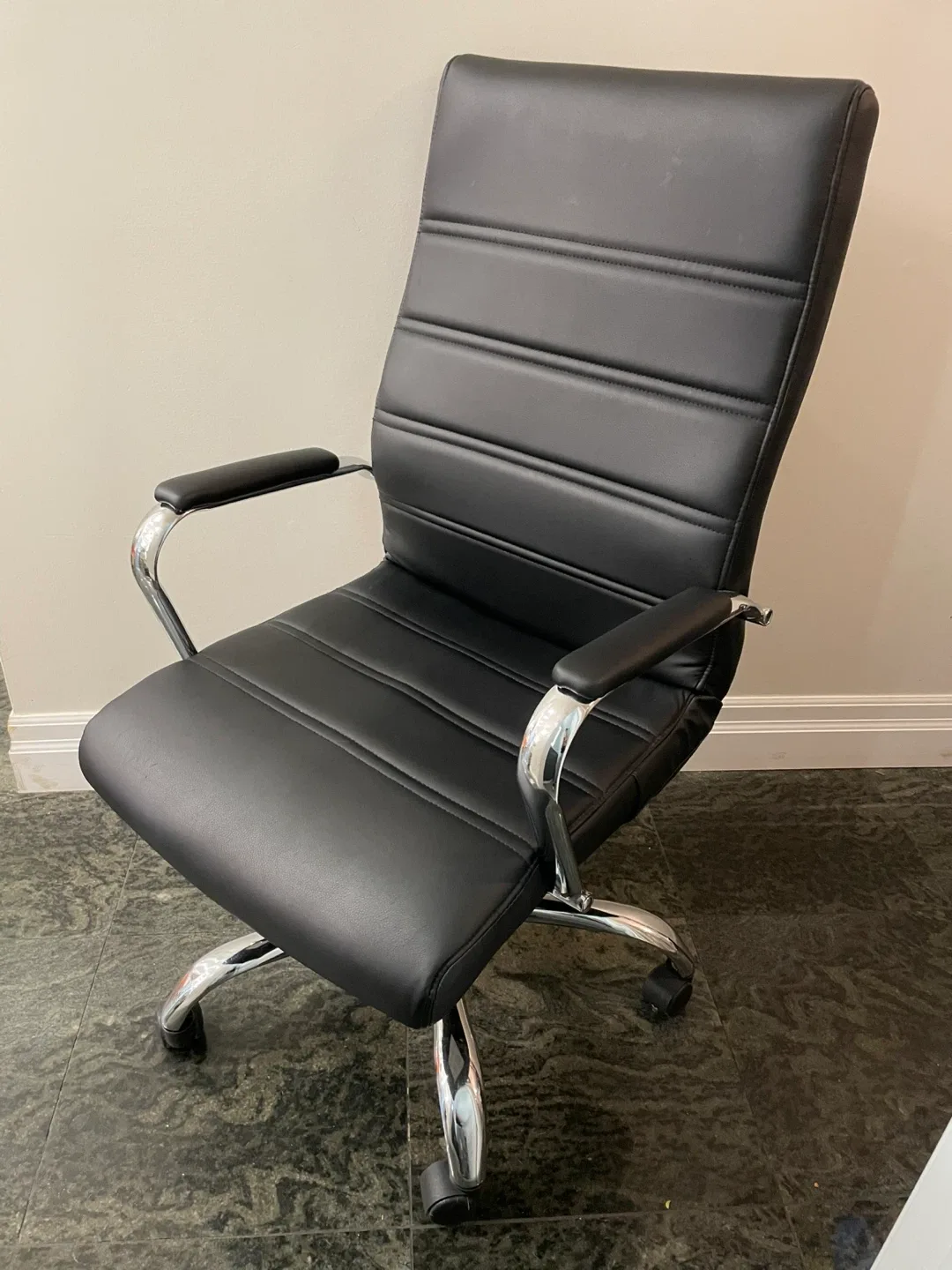 High-back Swivel Office Chair