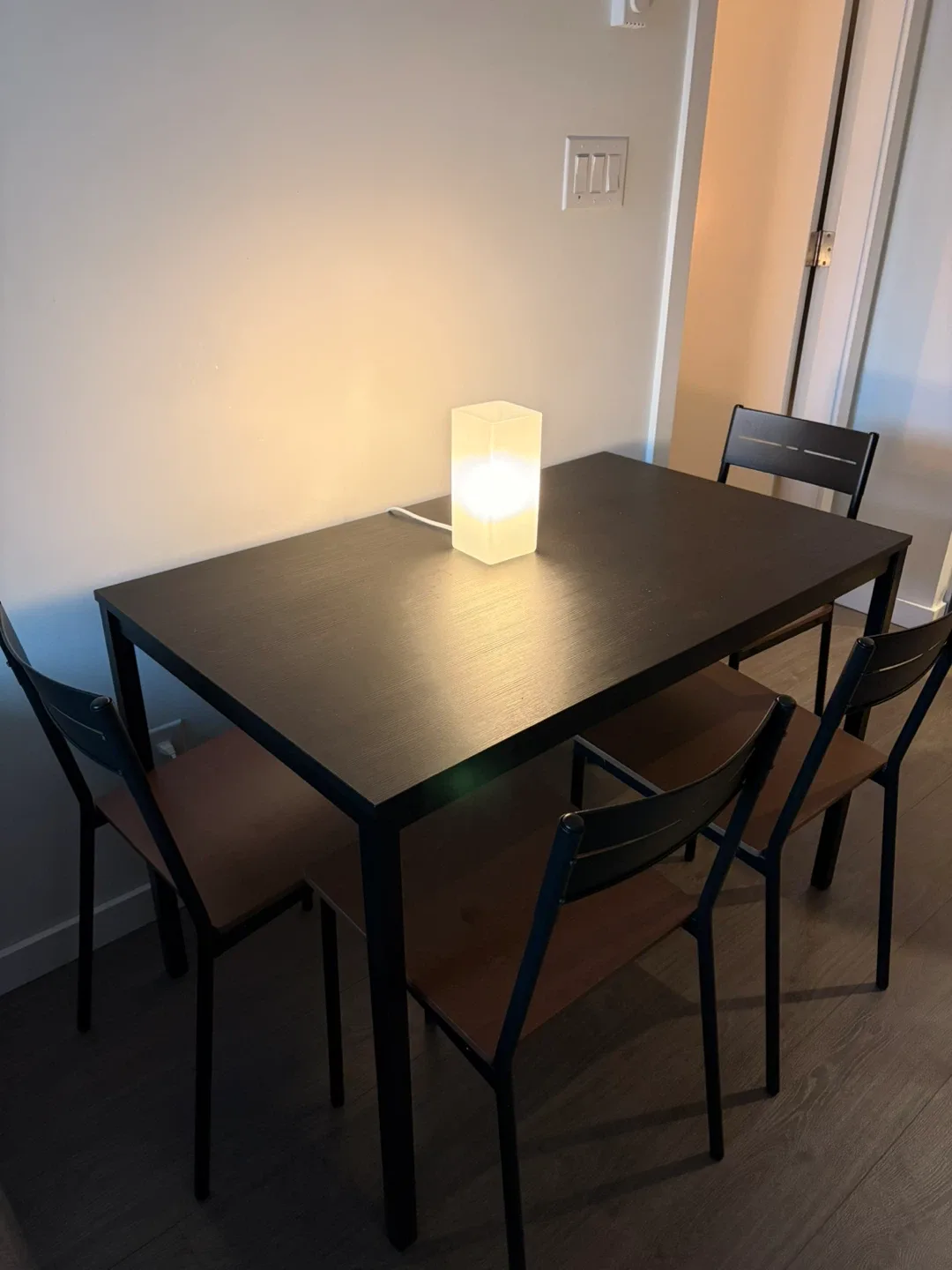 ✨Dining table with 4 chairs✨