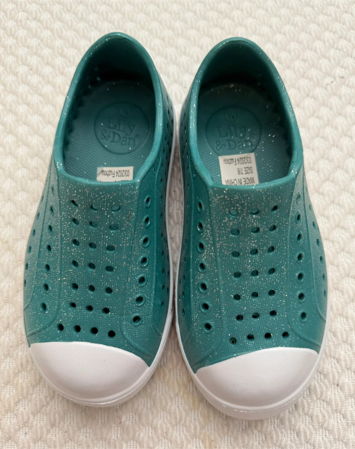 Lily & Dan Kids Water Shoes, Size 7/8
