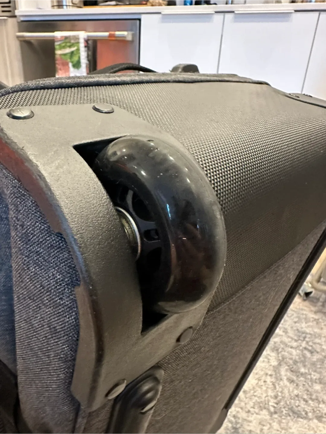 Eastpak Rolling Luggage (large & carry-on) image indicator(6)