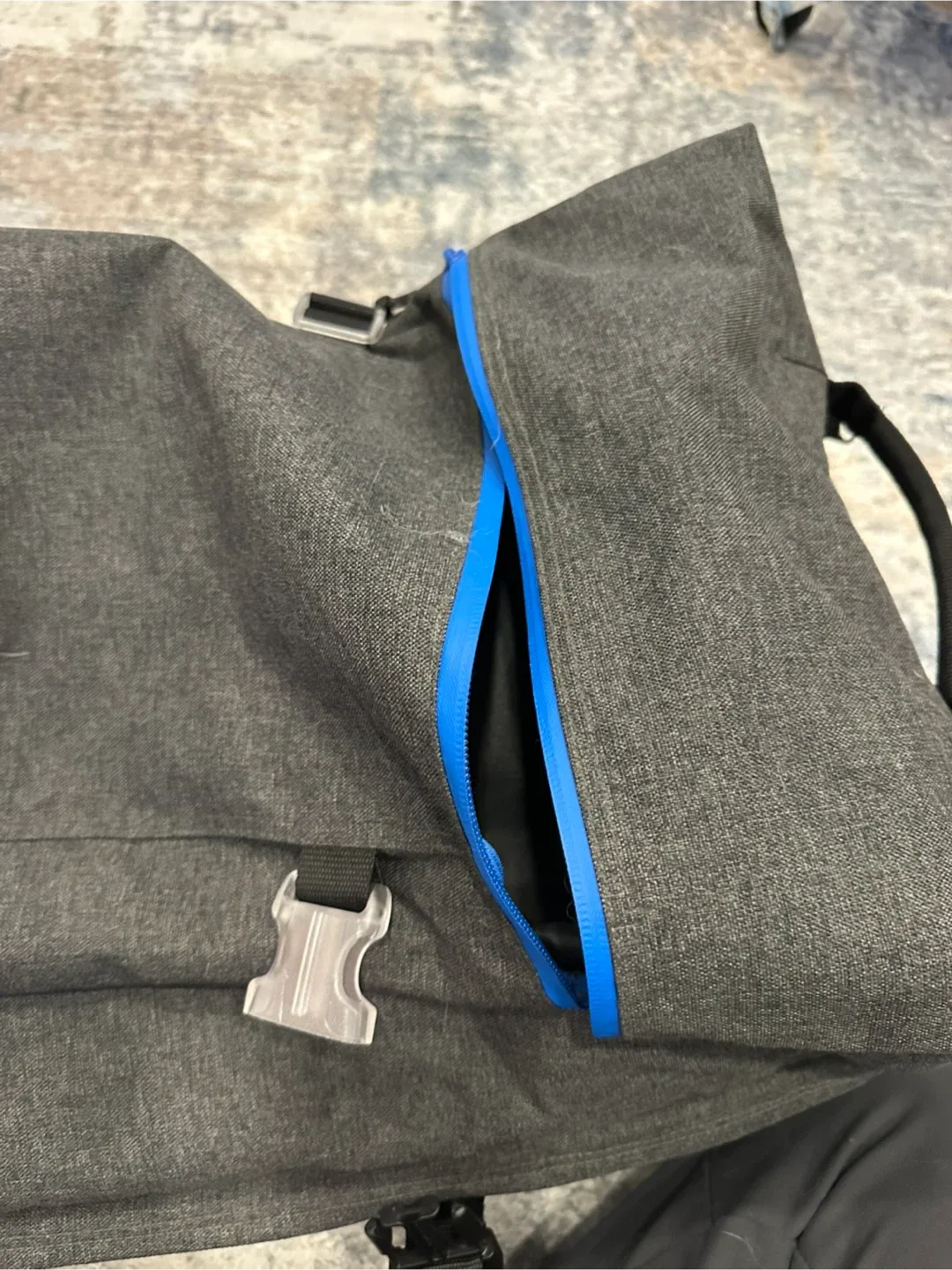 Eastpak Rolling Luggage (large & carry-on) image indicator(8)