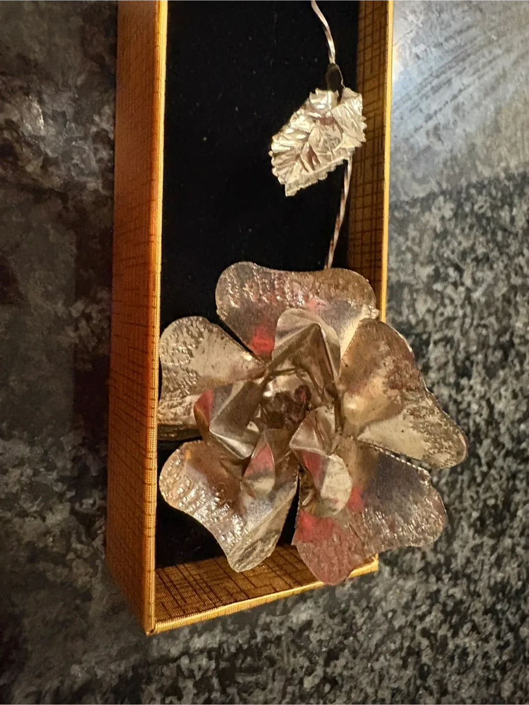 Solid Silver Flower in Box image indicator(4)