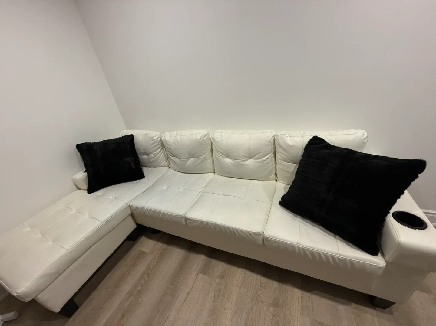 White Leather Sectional Sofa image indicator(2)