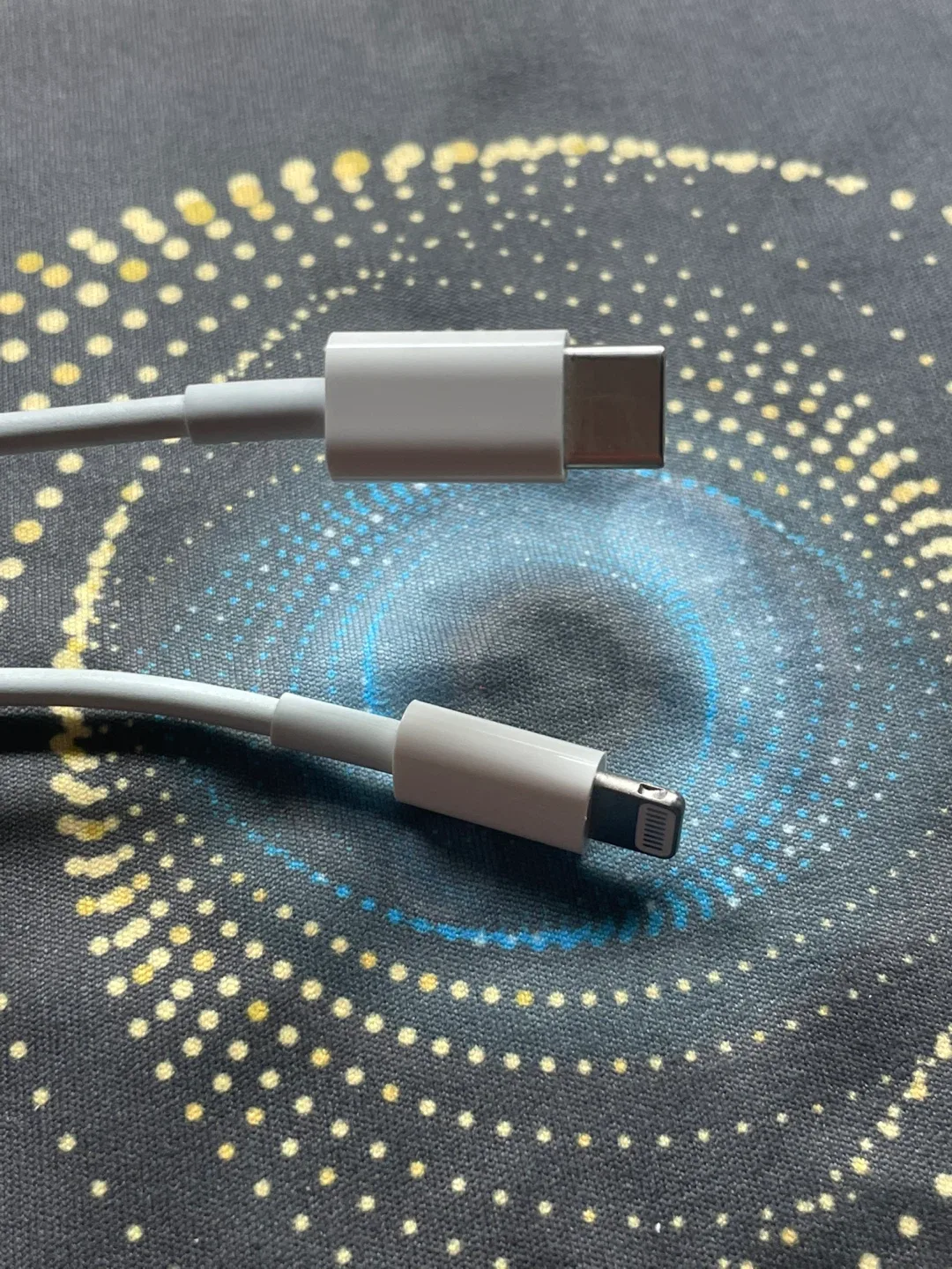 AirPods 3rd generation plus USB-C to lightning charging cord image indicator(7)