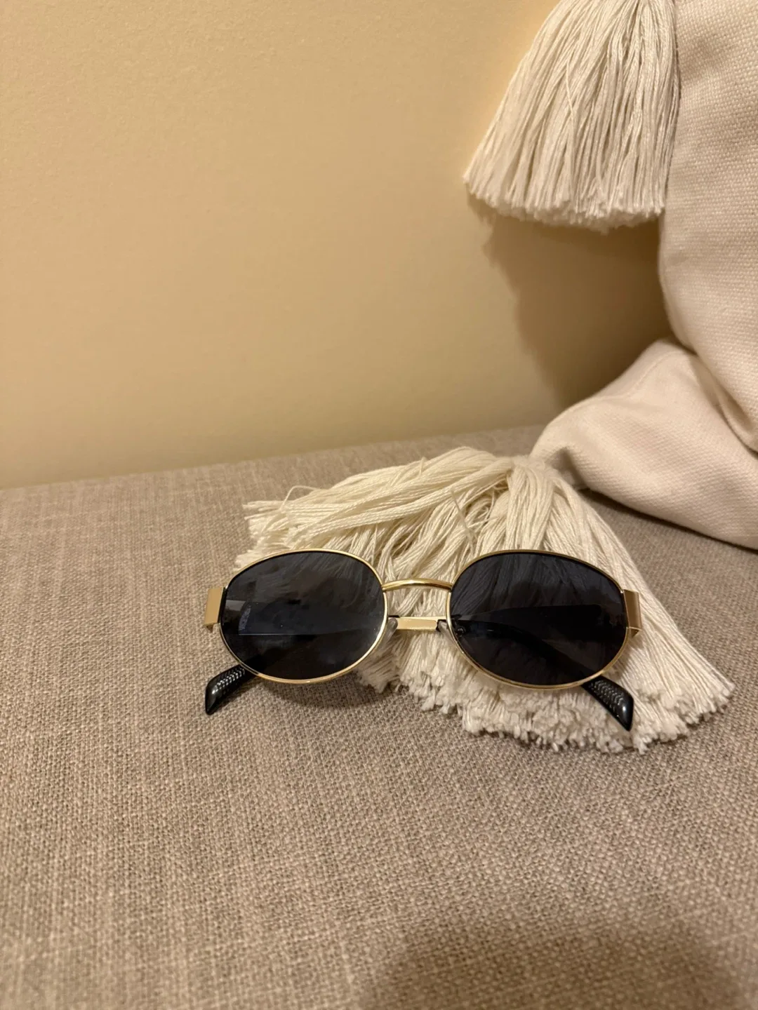 Women’s Gold Frame Oval Sunglasses thumbnail