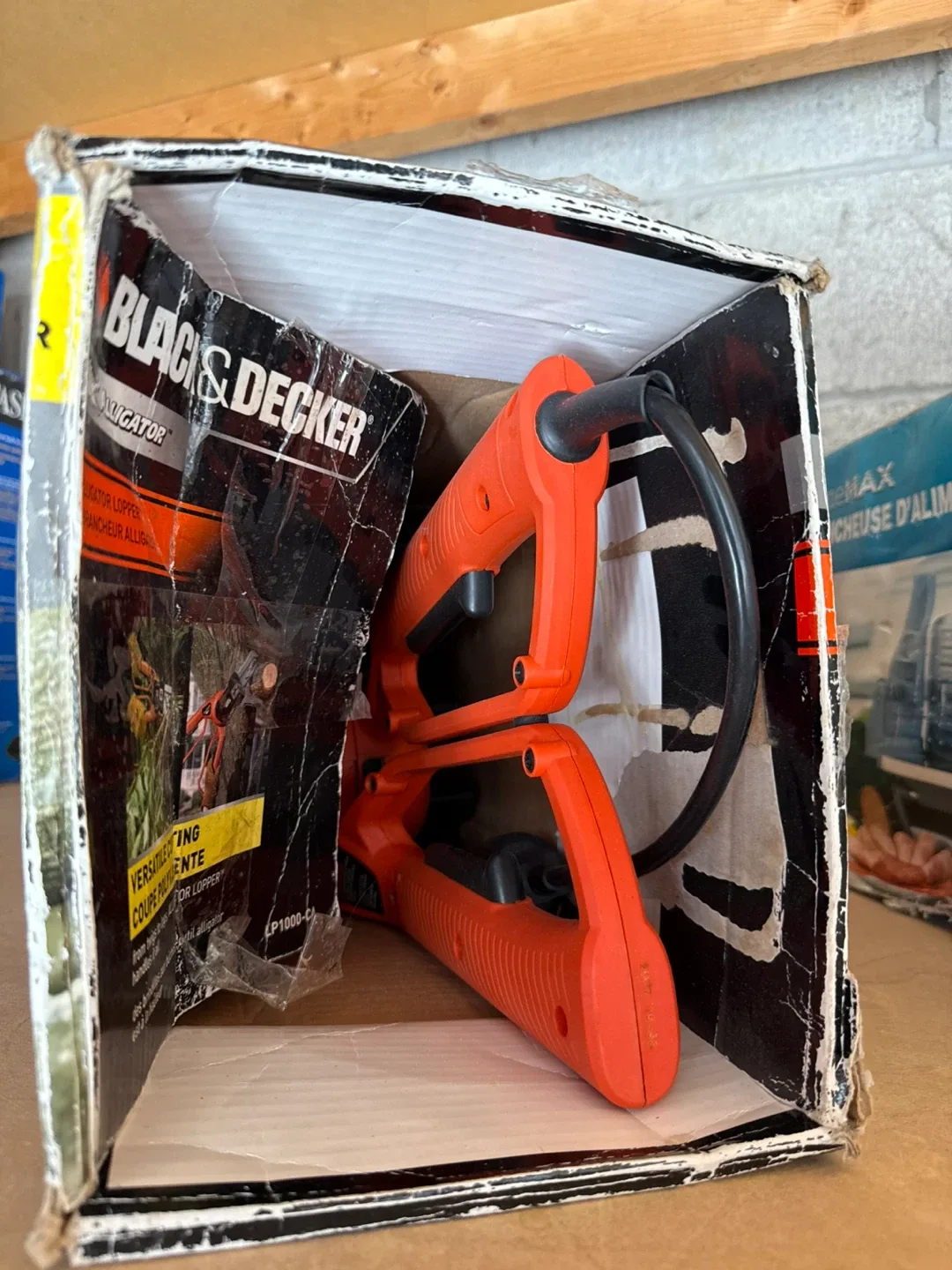 Black & Decker Alligator Lopper LP1000-CA image indicator(2)