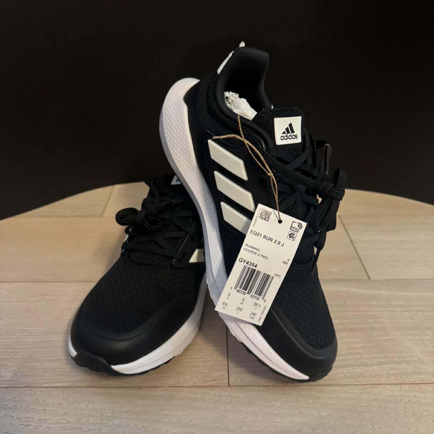 New Adidas EQ21 Run 2.0 J - US 6.5