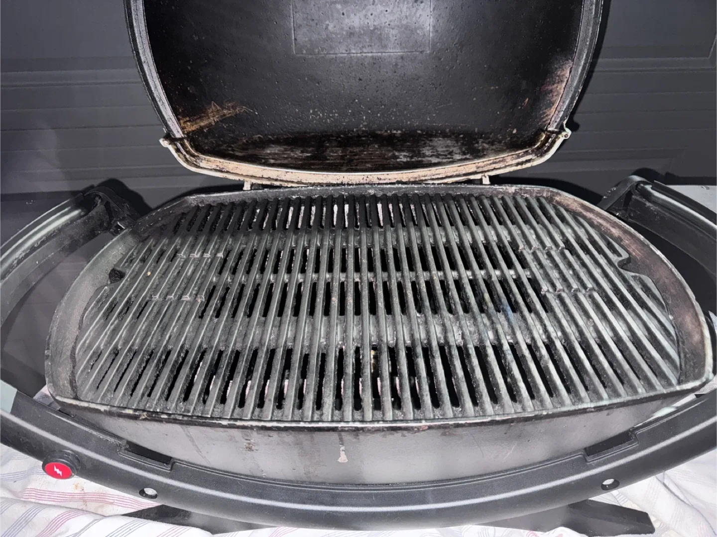 Weber Q Series Portable Gas Grill image indicator(2)