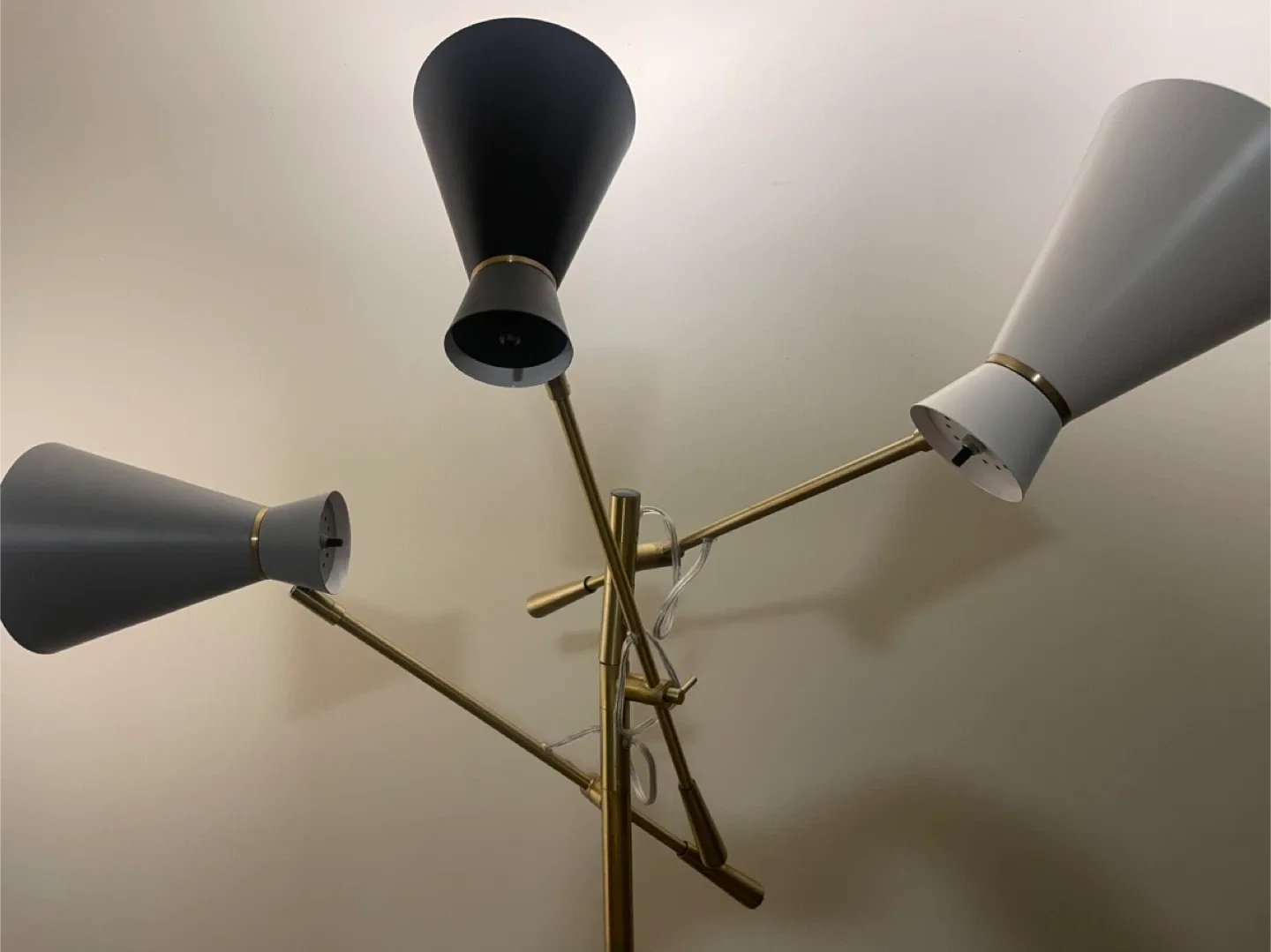 Mid-Century Modern Style Floor Lamp image indicator(2)