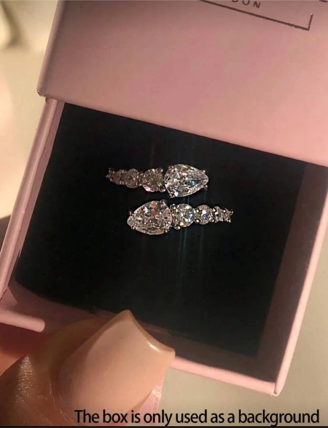 Elegant Ring with Zircon Stones thumbnail