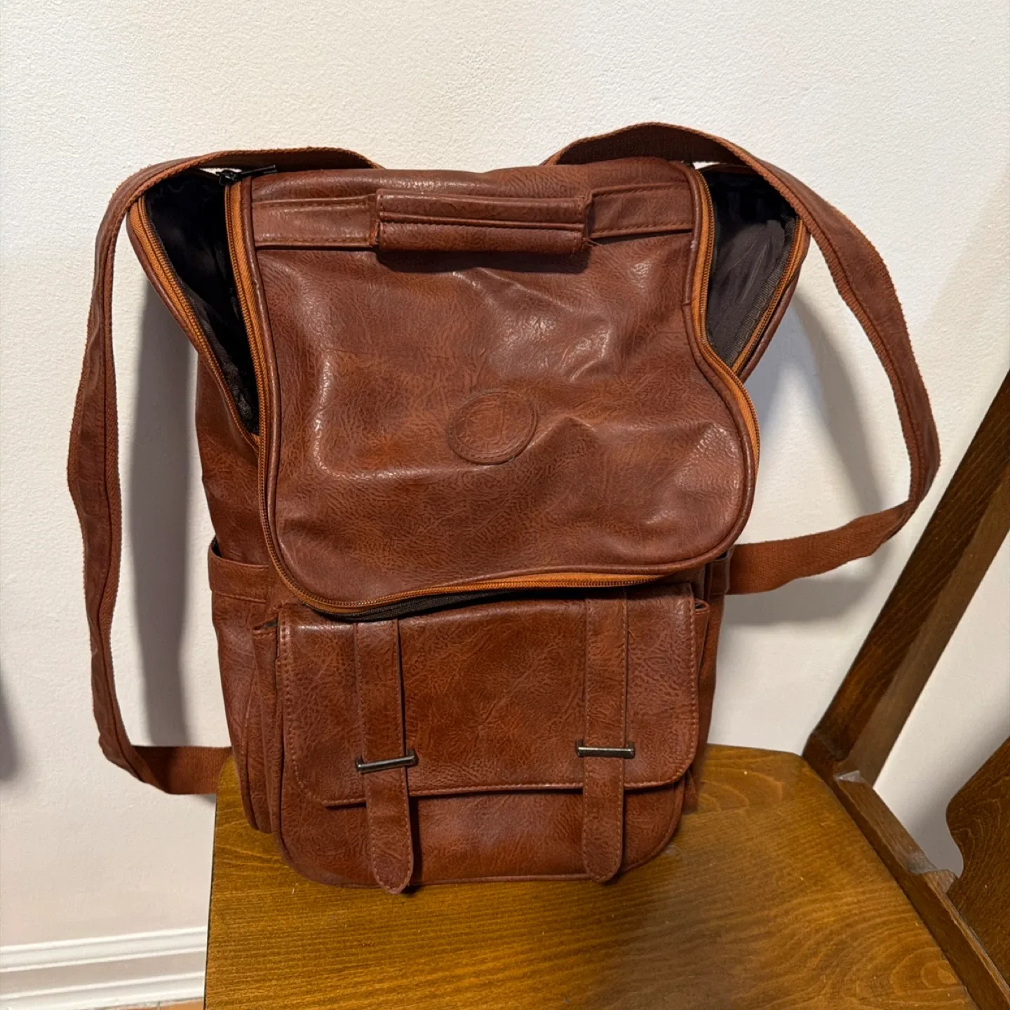 XDL Andong Leather Backpack - Brown image indicator(2)