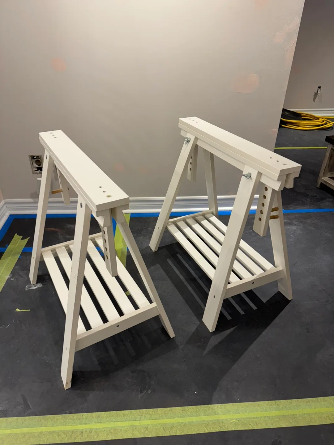 Glass work table with Cream Leather Office Chair image indicator(7)