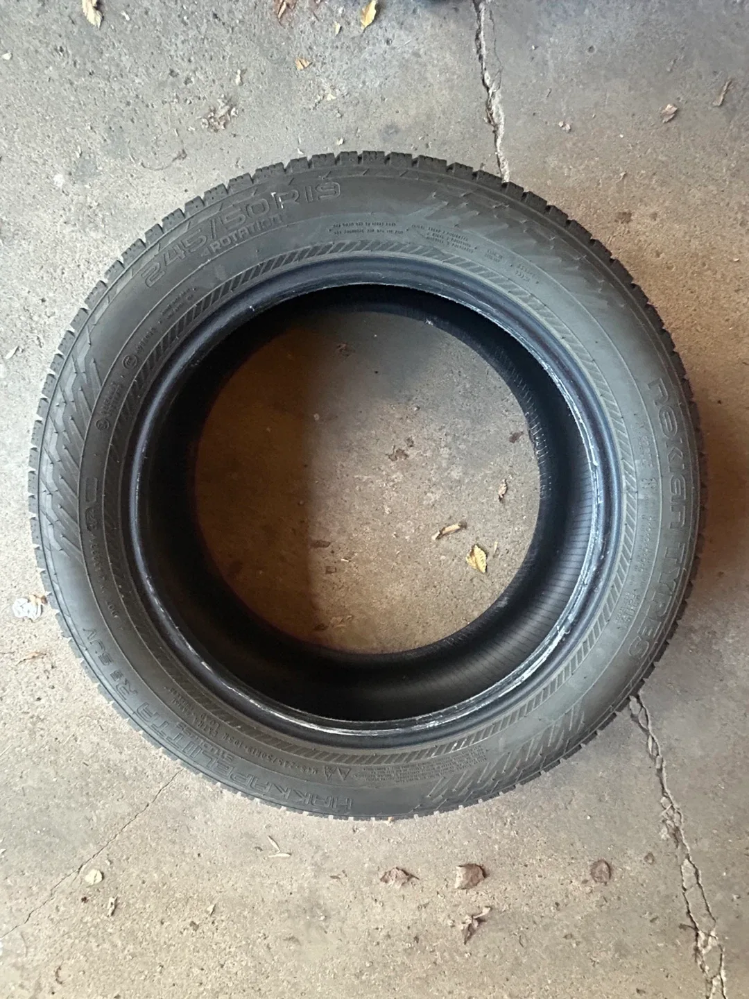 Nokian Hakkapeliitta 245/50R19 Winter Tire image indicator(2)