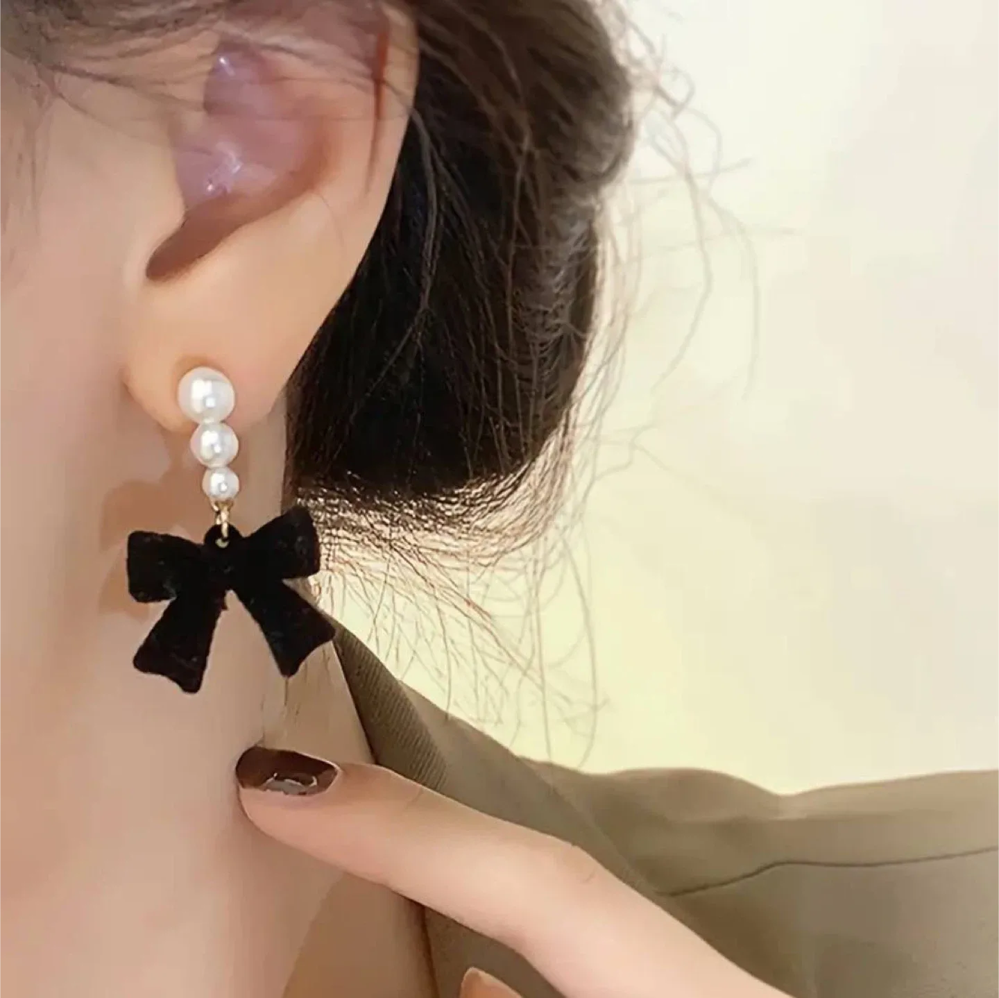 Black Velvet Bow Pearl Earrings thumbnail