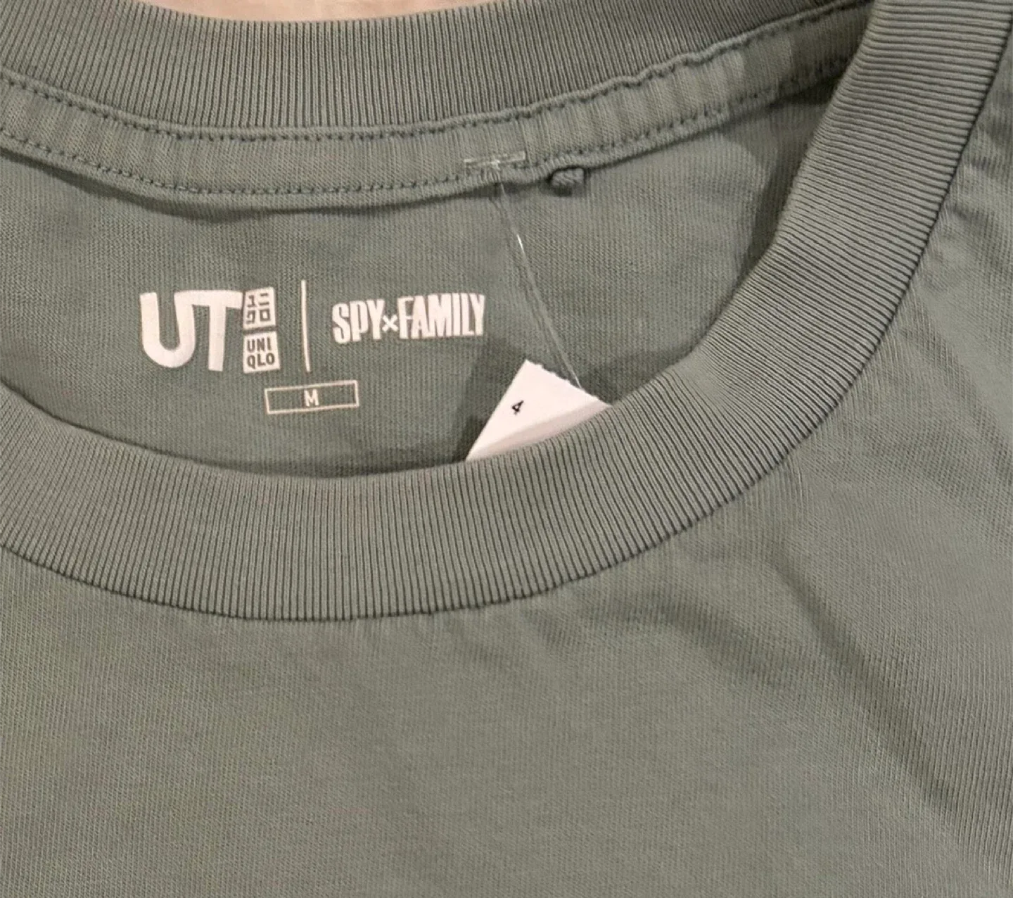 Uniqlo Spy x Family T-shirt - Size M image indicator(3)