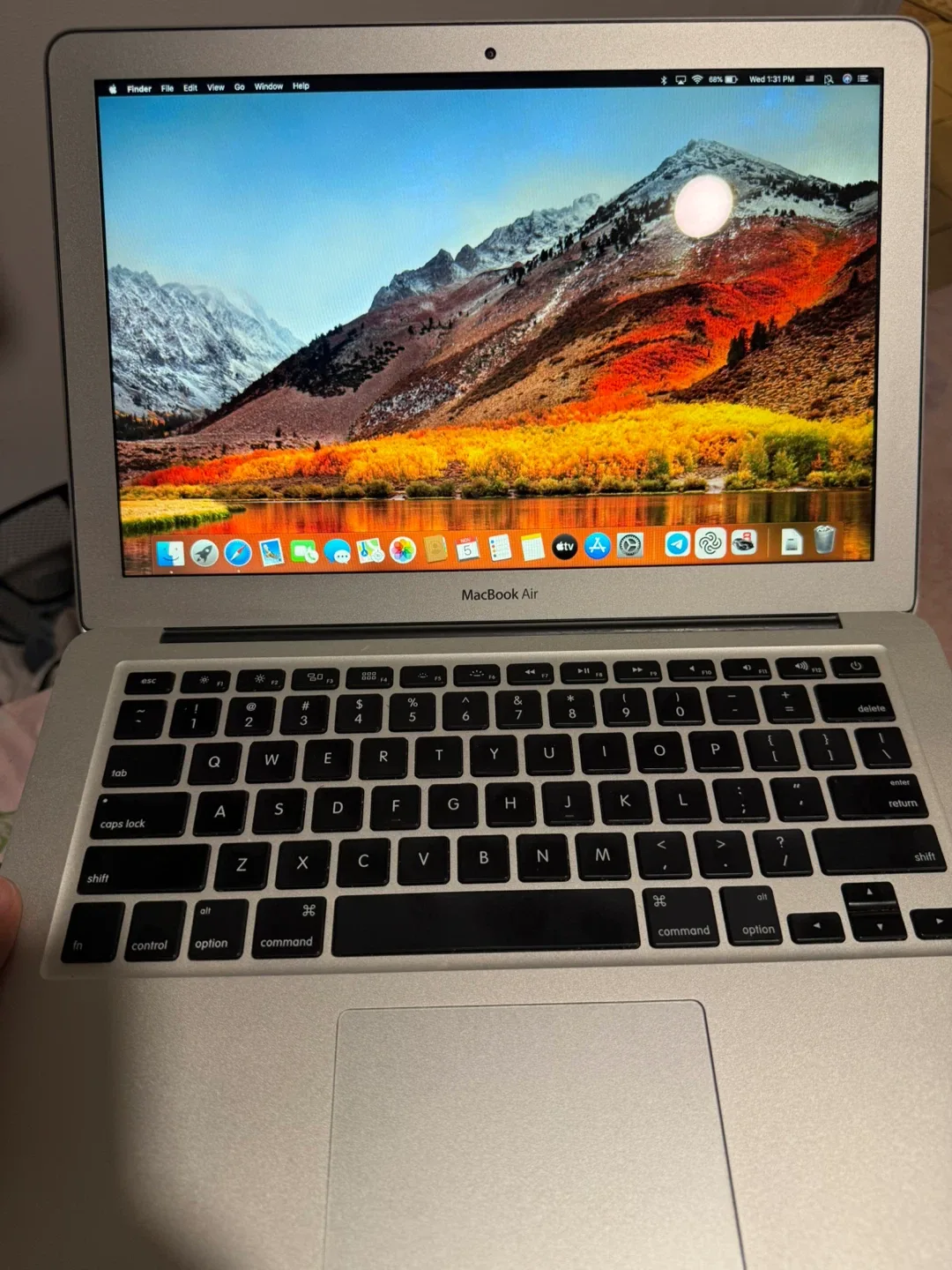 Apple MacBook Air 13-inch (Mid 2012) image indicator(2)