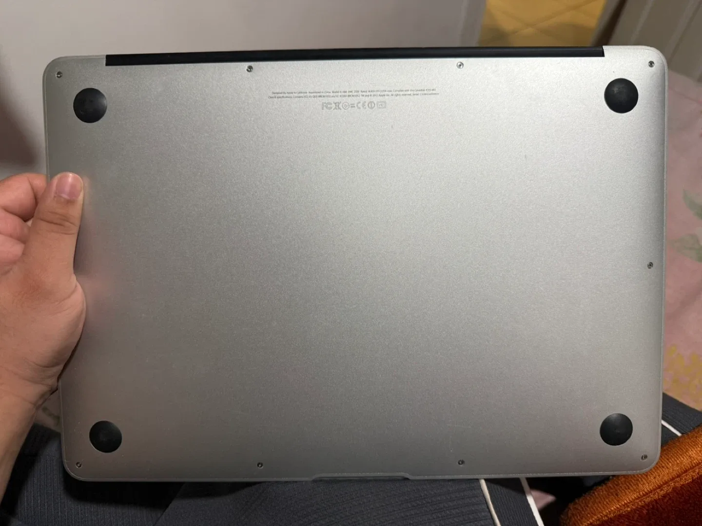 Apple MacBook Air 13-inch (Mid 2012) image indicator(8)